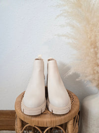 NEW Chunky Cream Booties (9.5)