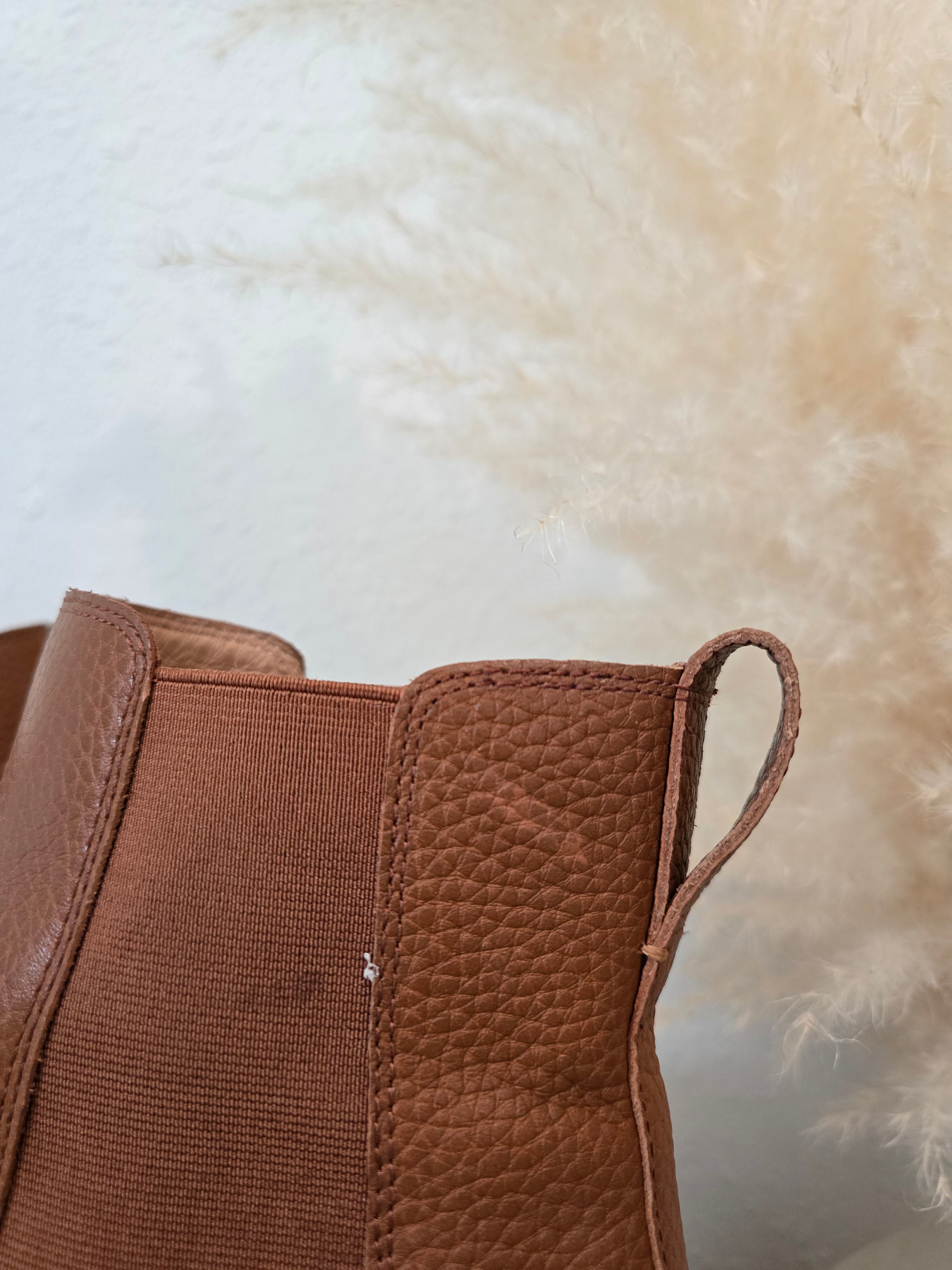 Madewell Leather Chelsea Boots (9)