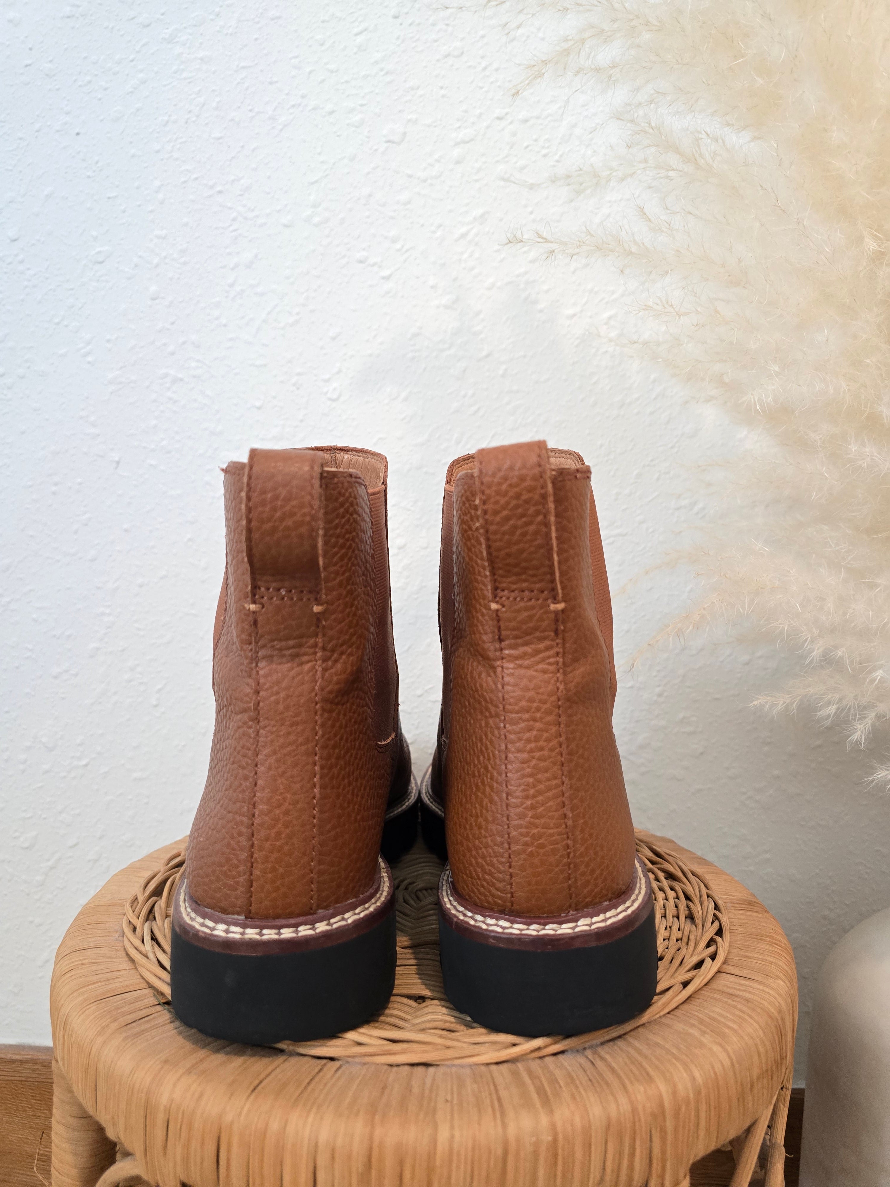 Madewell Leather Chelsea Boots (9)