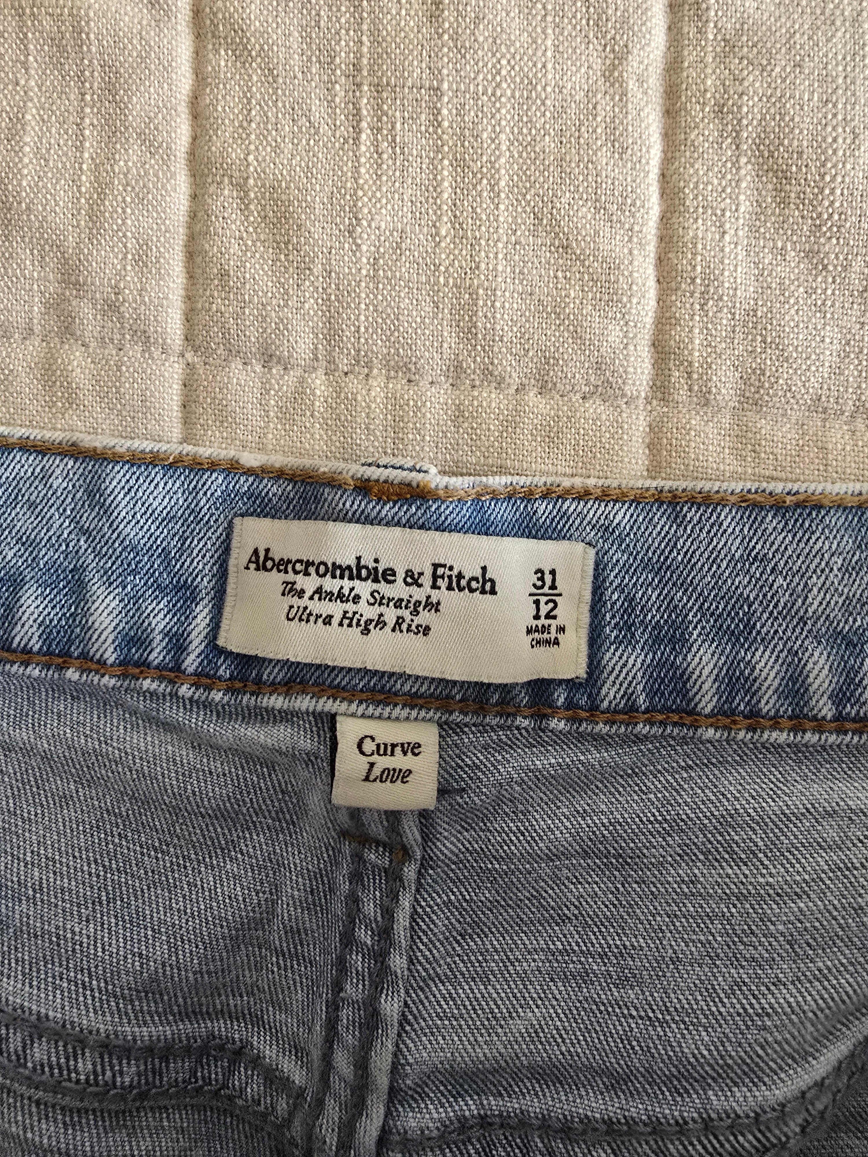 NEW Abercrombie Straight Jeans (31/12)