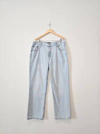 Light Wash Baggy Jeans (18)