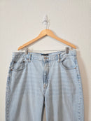 Light Wash Baggy Jeans (18)