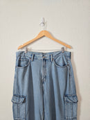 Wide Leg Cargo Jeans (16)
