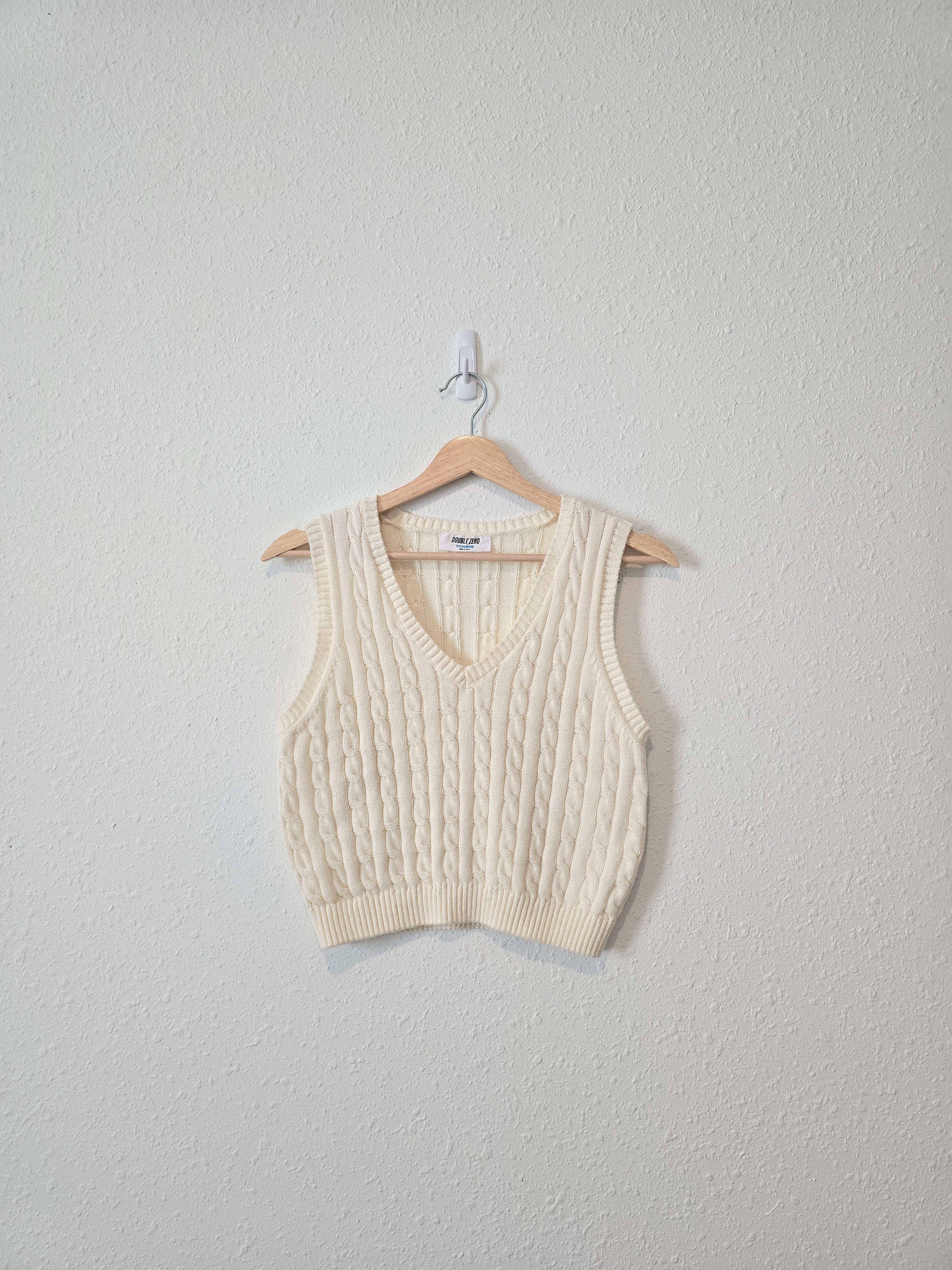 Cable Knit Sweater Vest (M)