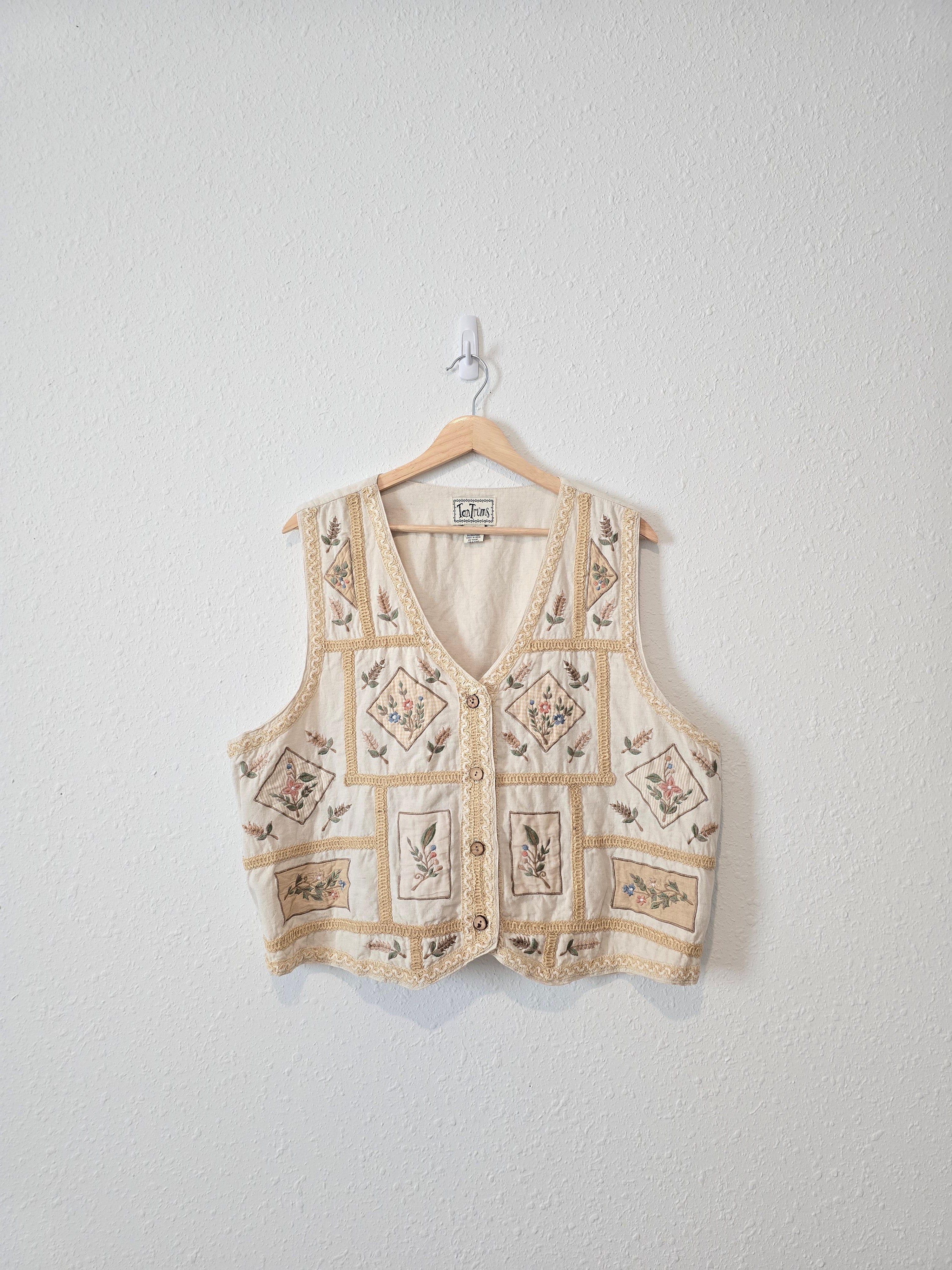 Vintage Floral Embroidered Vest (1X)