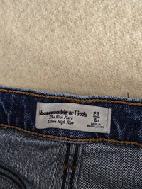 Abercrombie High Rise Kick Flare Jeans (28/6s)