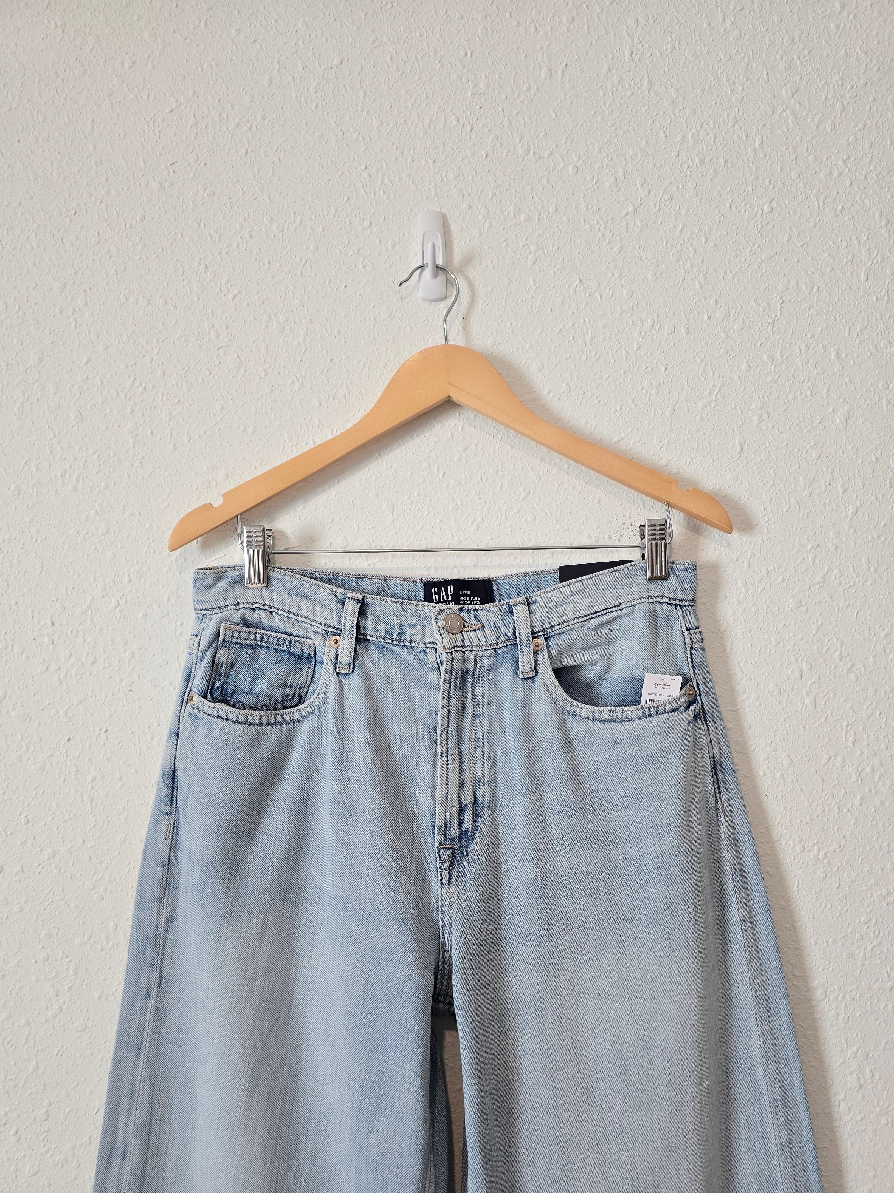 NEW Light Wash Wide Leg Jeans (10/30)