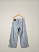 NEW Light Wash Wide Leg Jeans (10/30)
