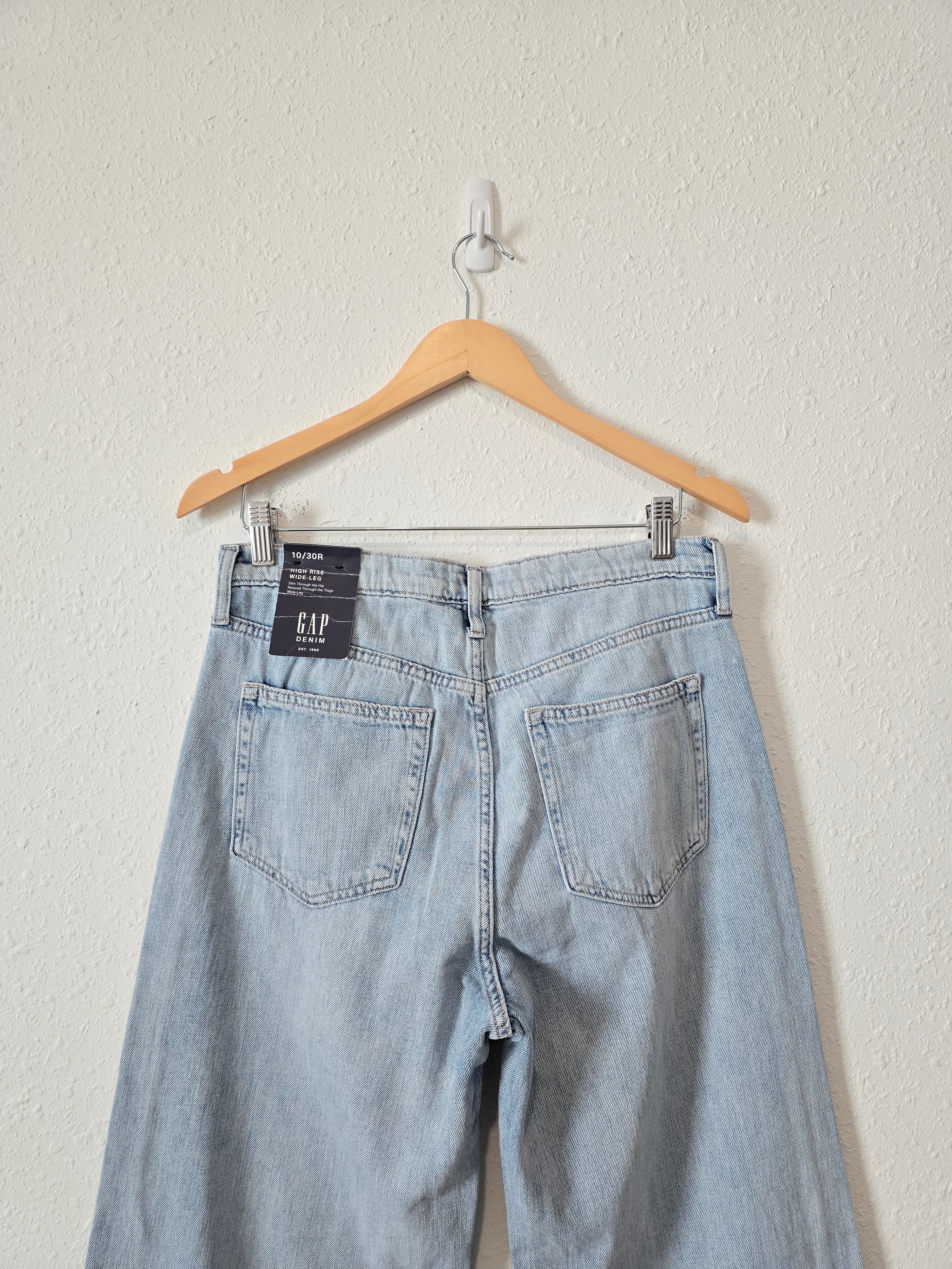 NEW Light Wash Wide Leg Jeans (10/30)