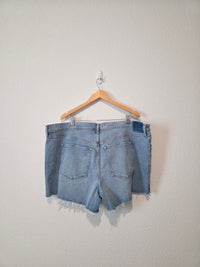 NEW Abercrombie 4" Mom Shorts (36/22)