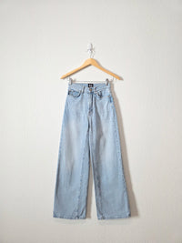 Light Wash Wide Leg Jeans (24)
