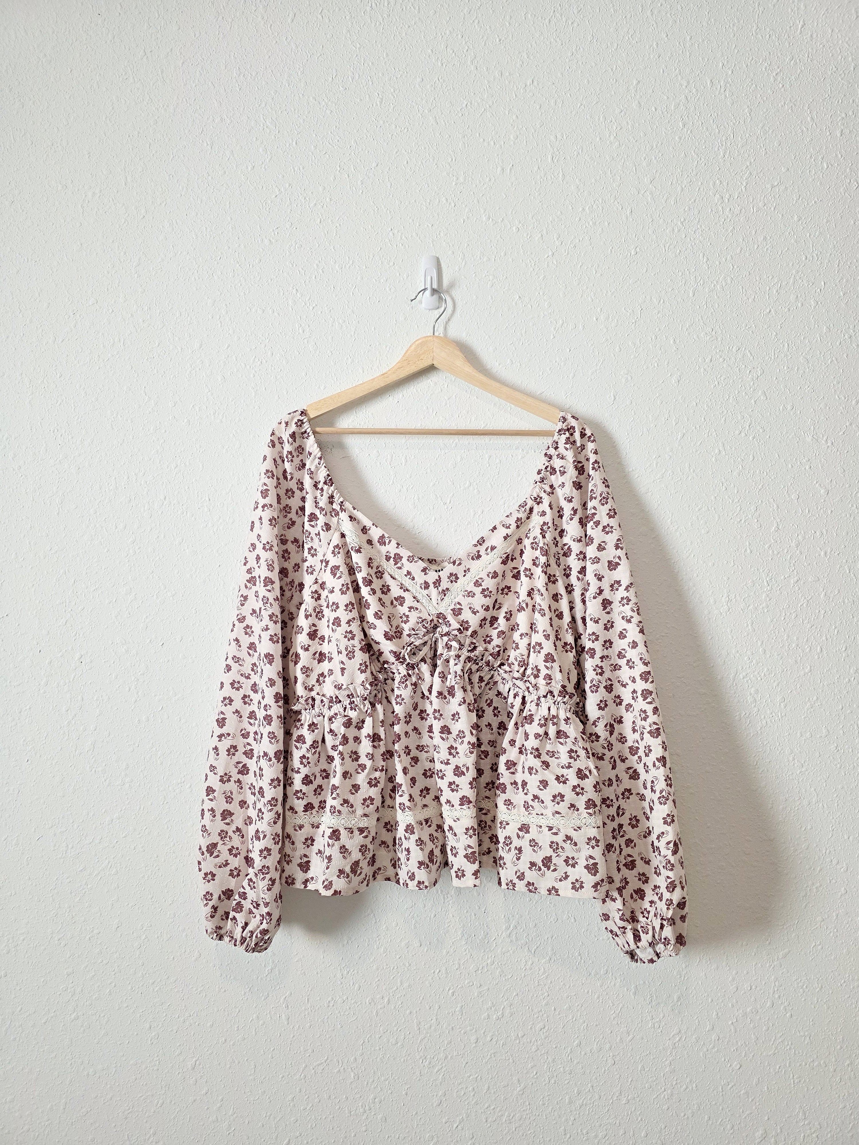 NEW Arula Dainty Floral Top (1X)