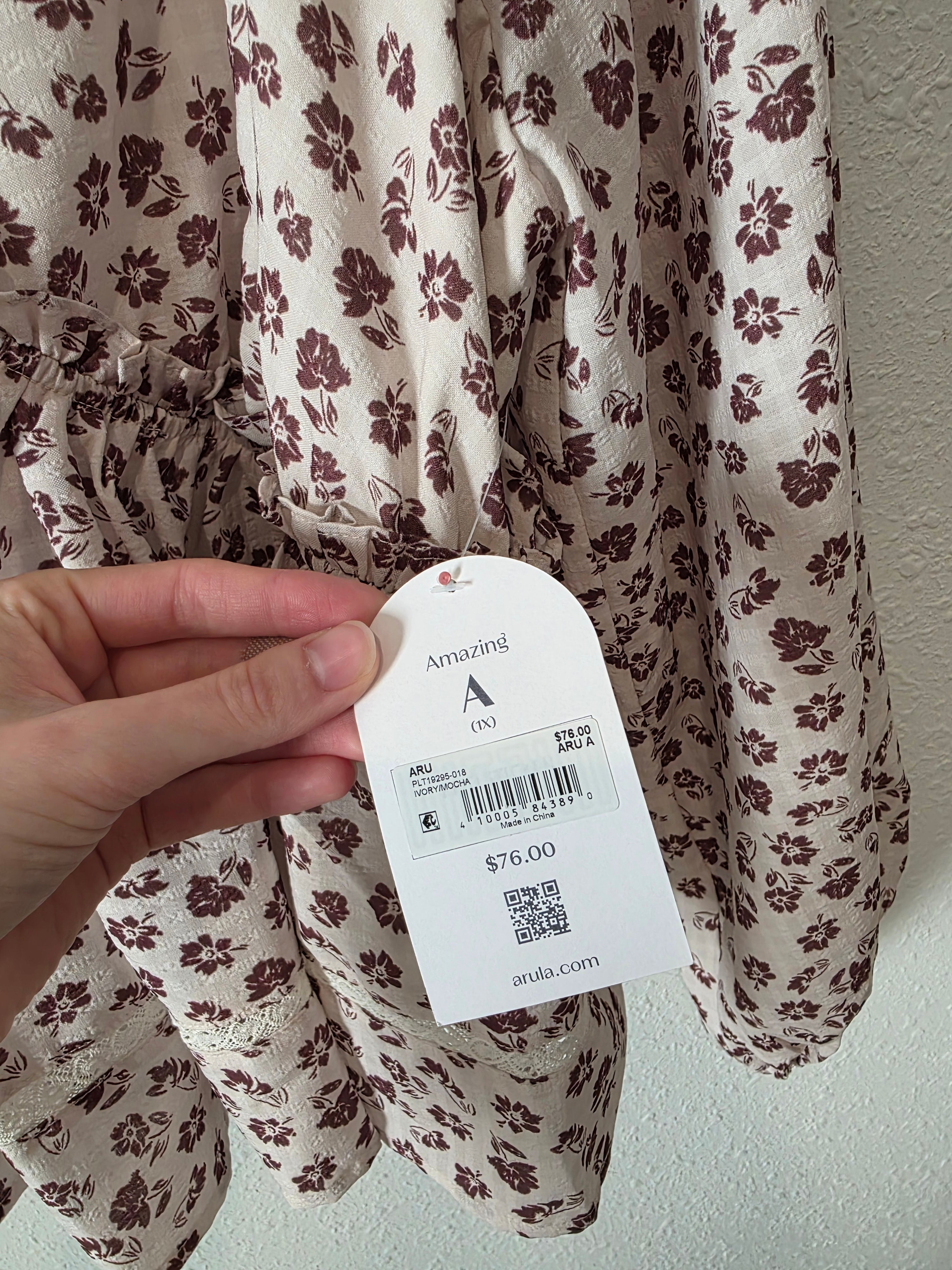 NEW Arula Dainty Floral Top (1X)