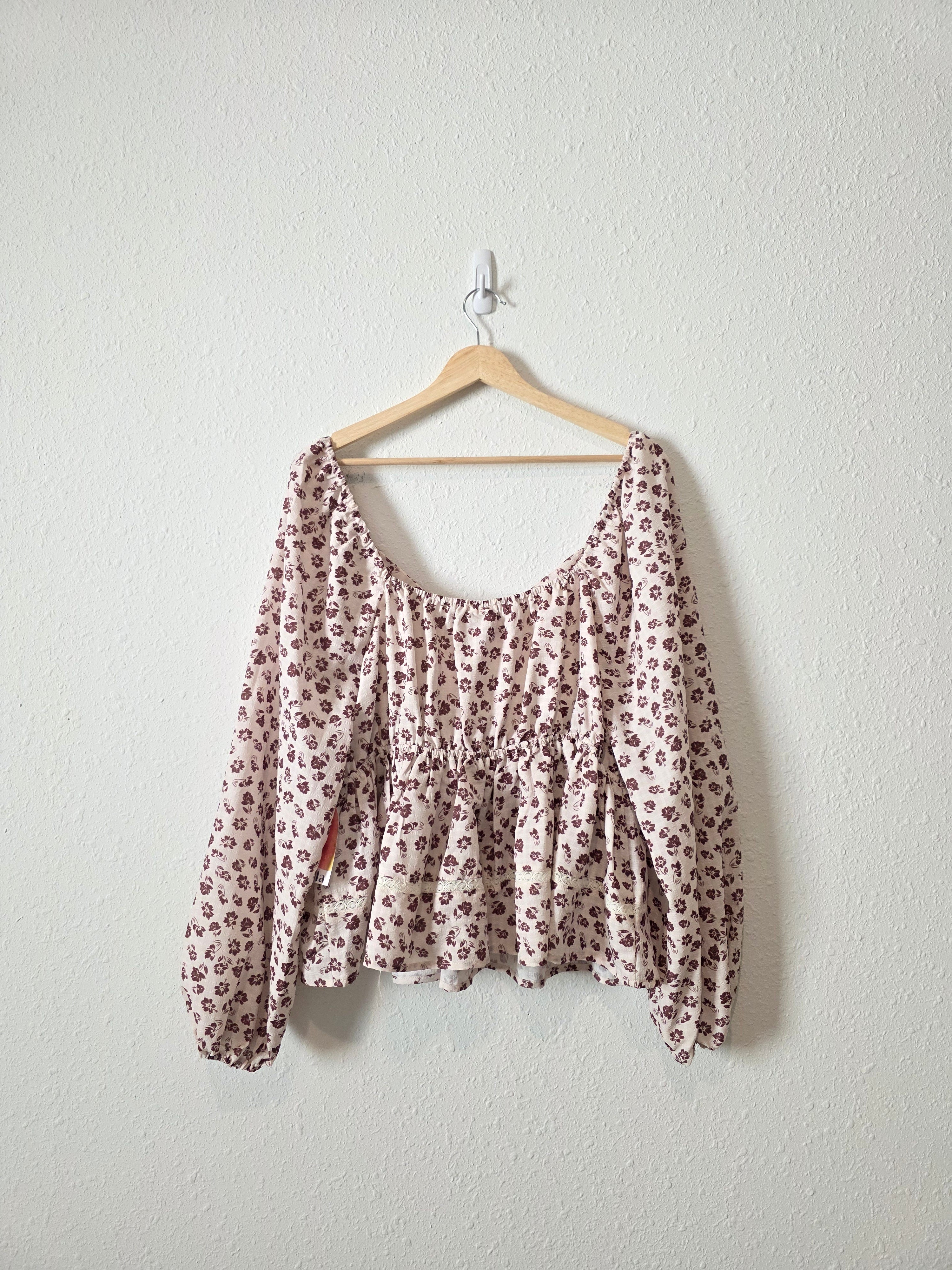 NEW Arula Dainty Floral Top (1X)