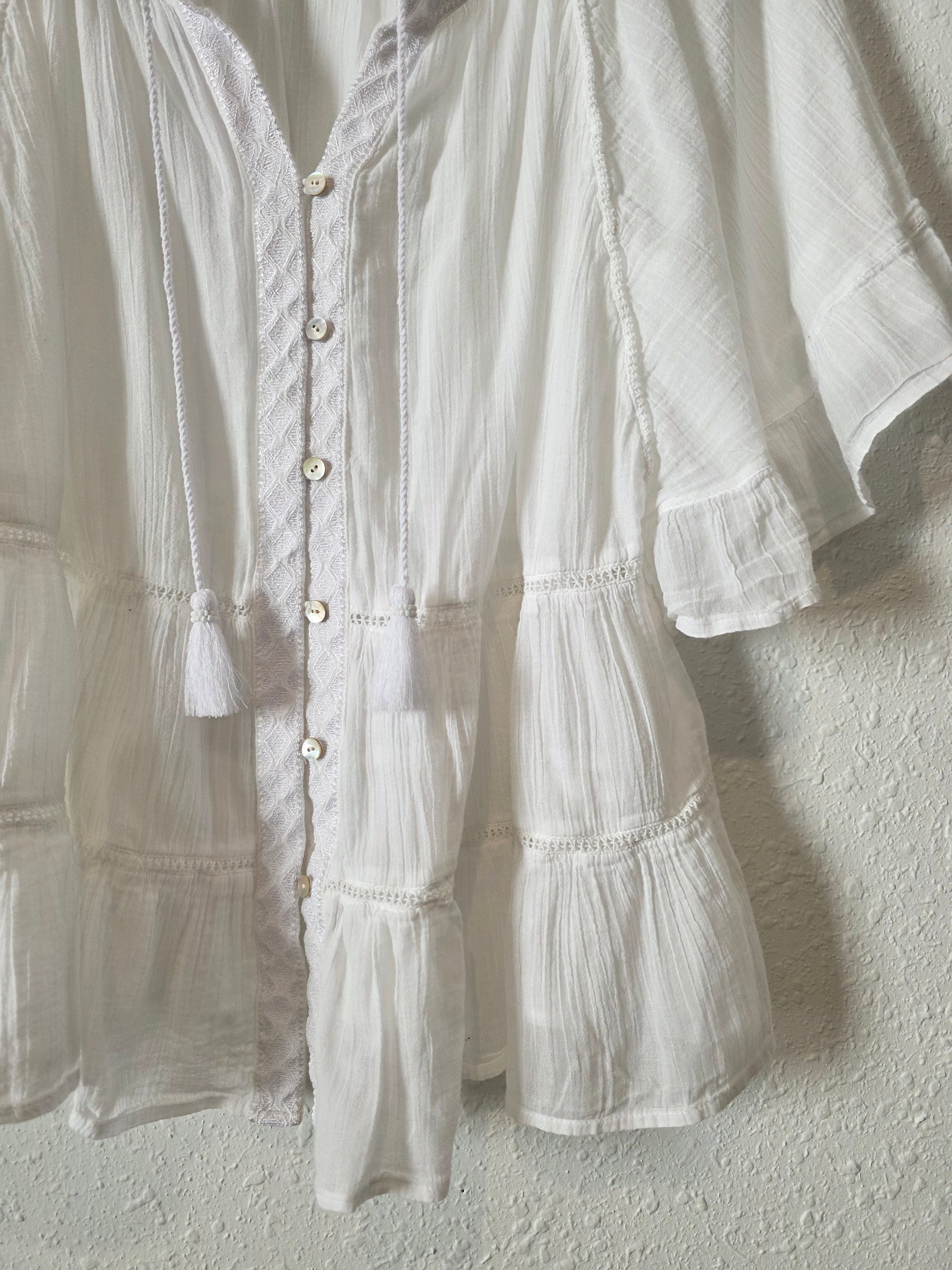 White Flowy Cottagecore Top (M)