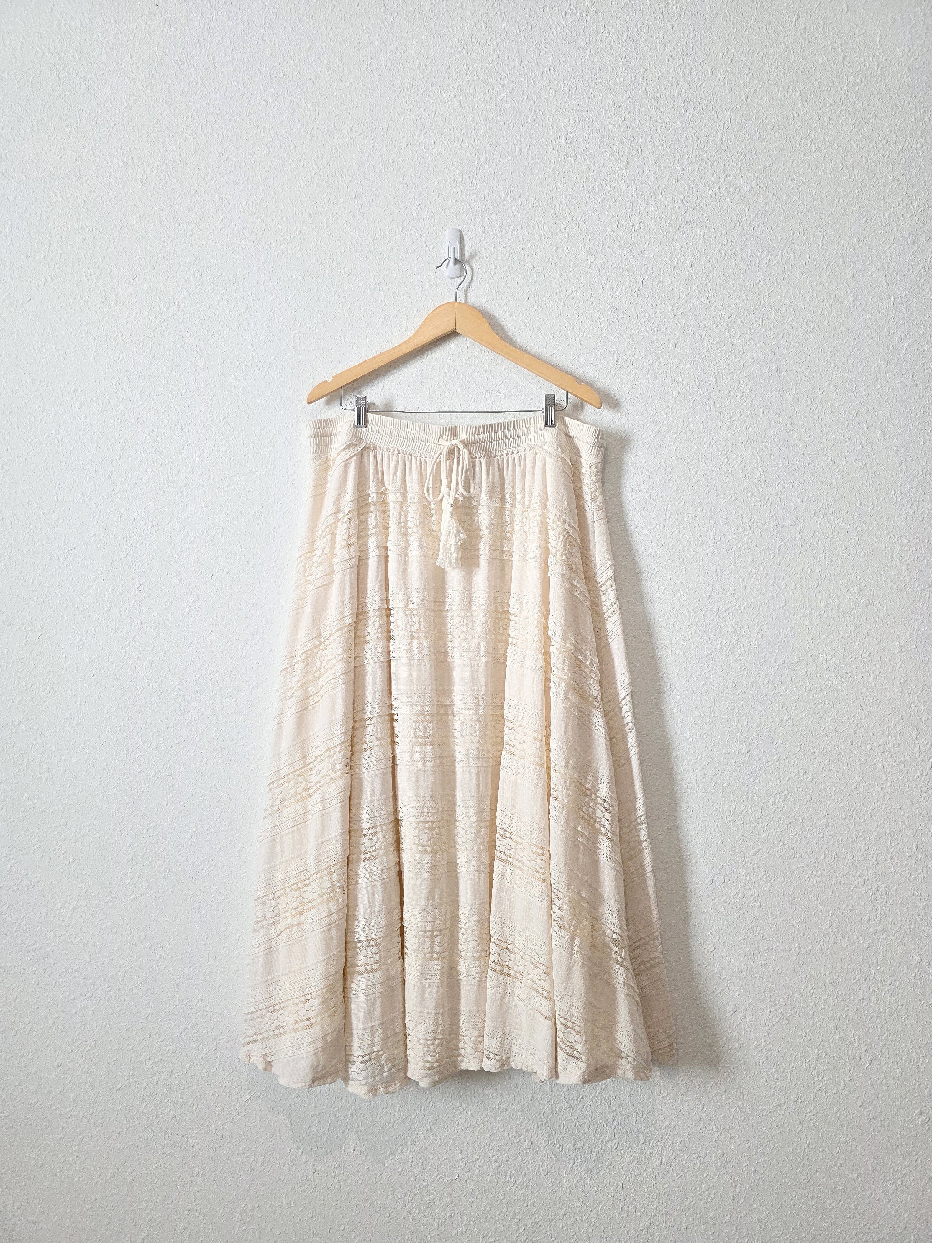Floral Lace Maxi Skirt (2X)