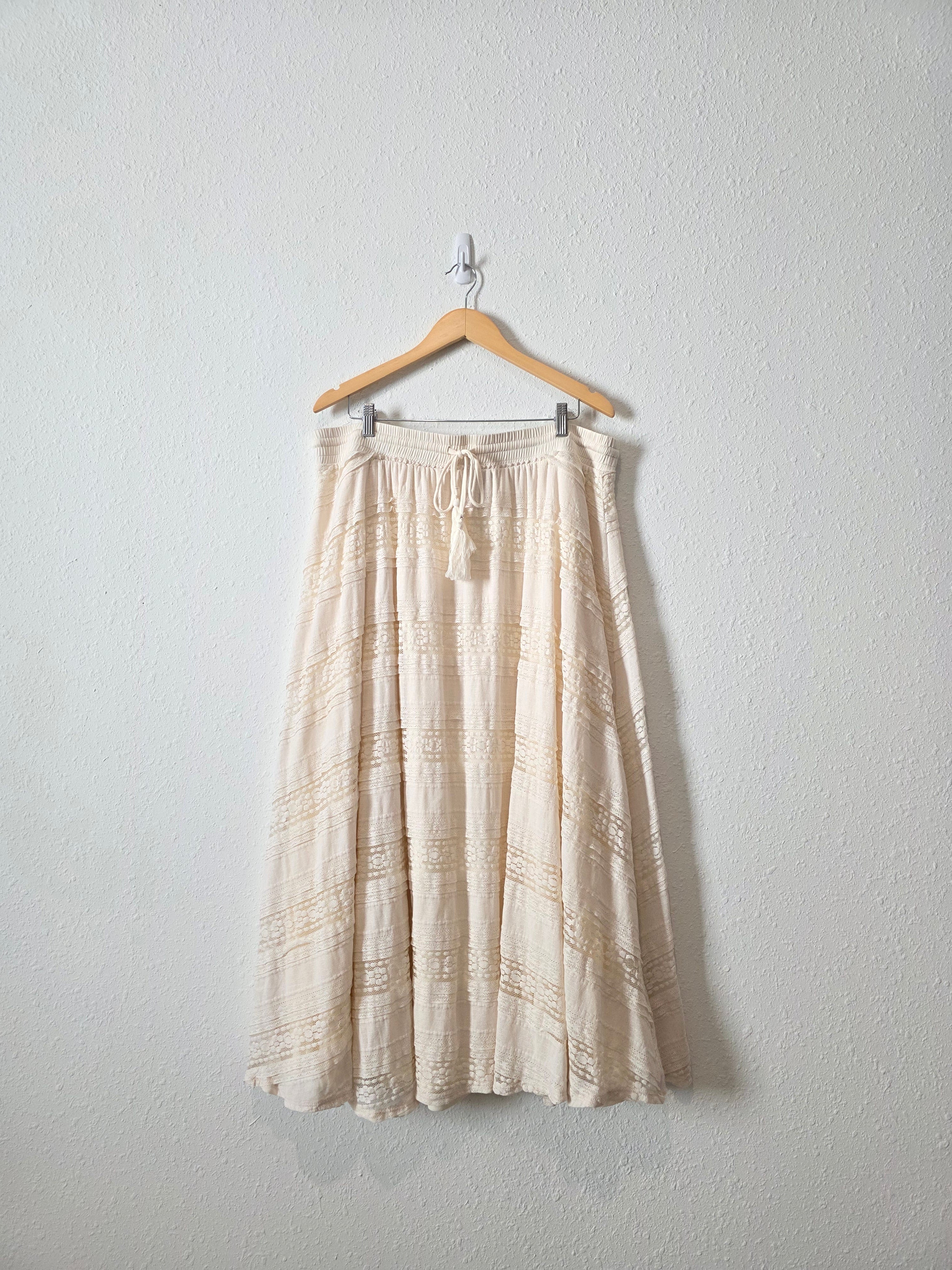 Floral Lace Maxi Skirt (2X)