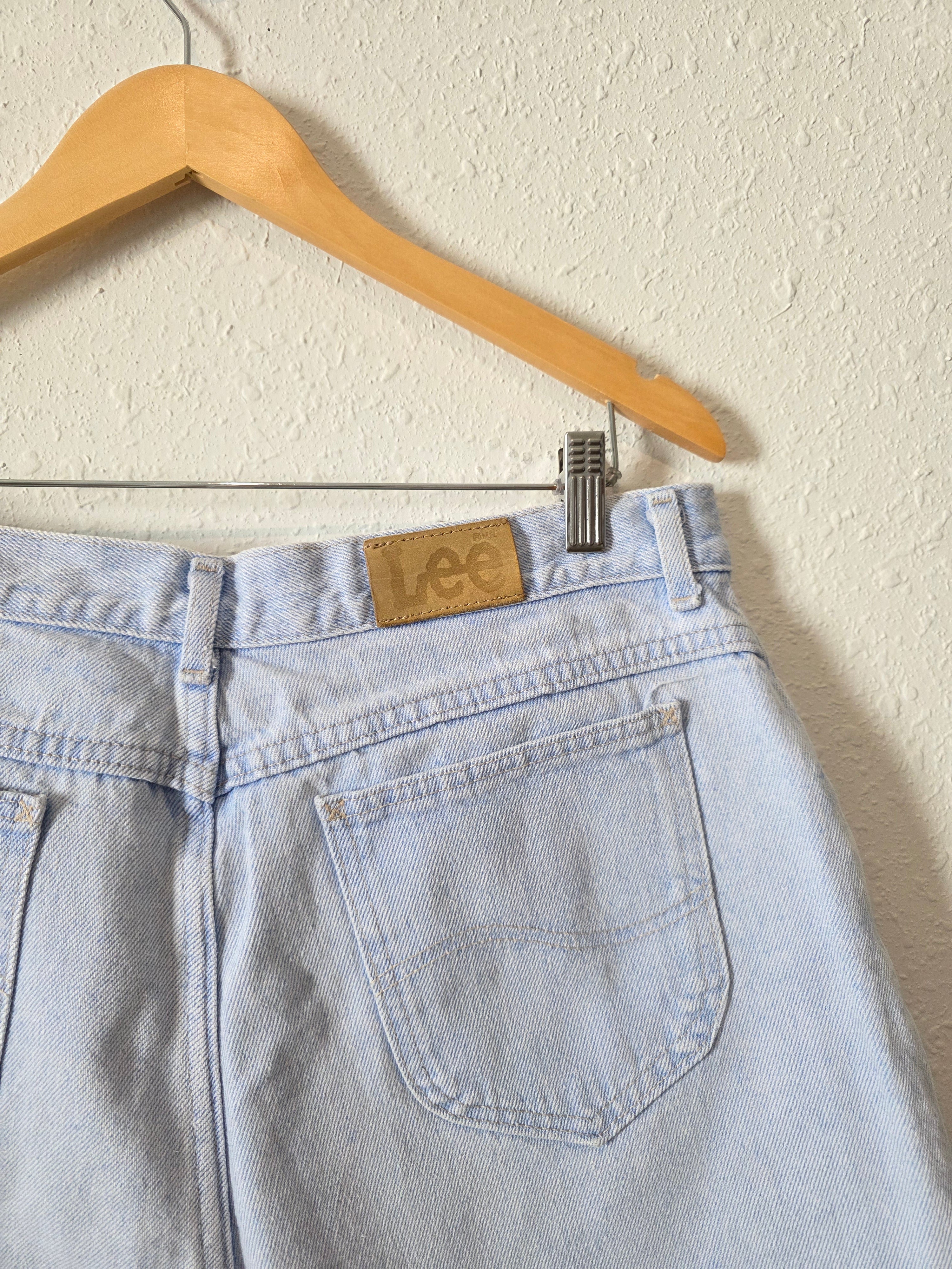 Vintage Light Wash Denim Shorts (31/32)