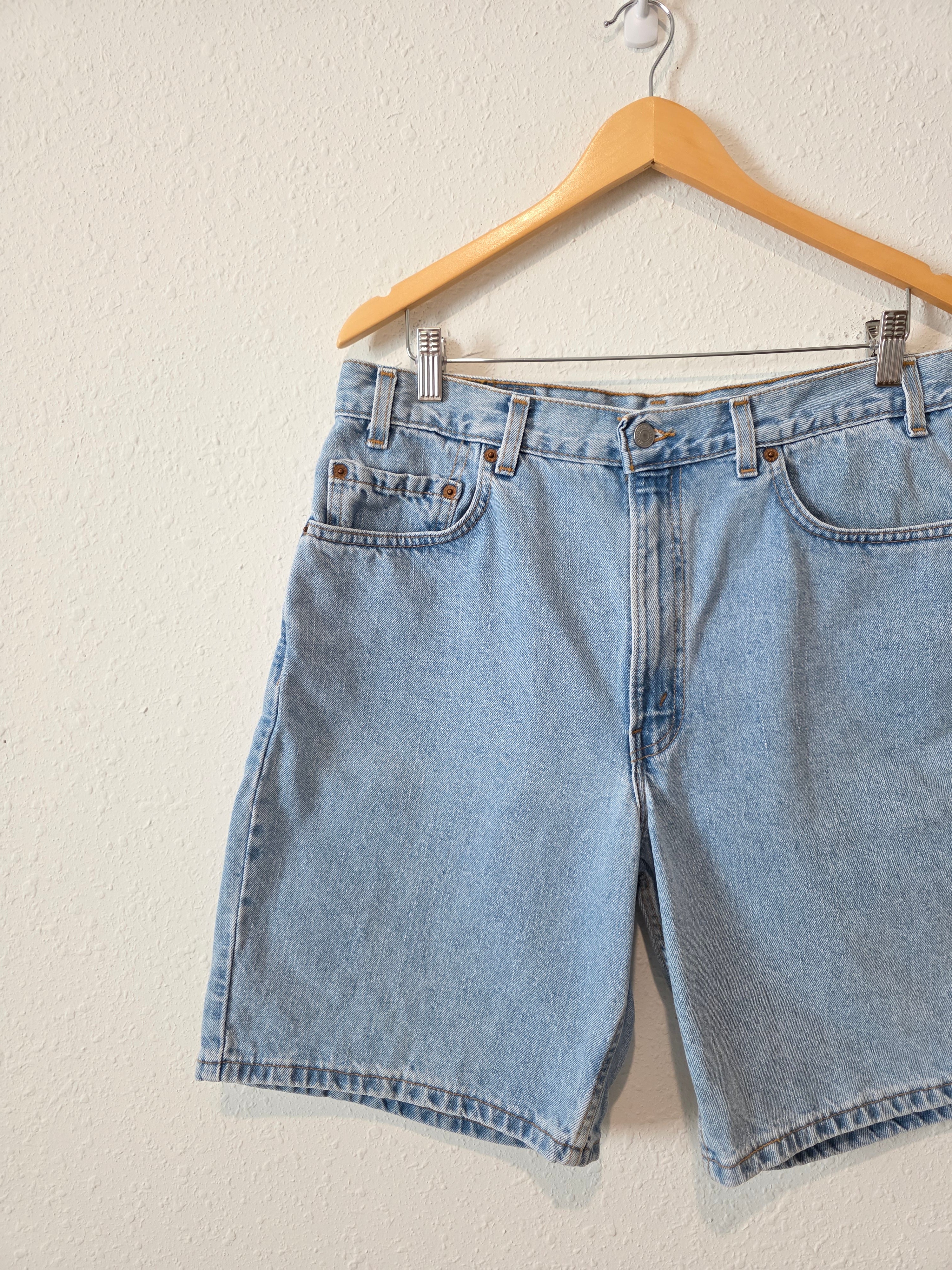 Vintage Levi's Denim Shorts (33/34)