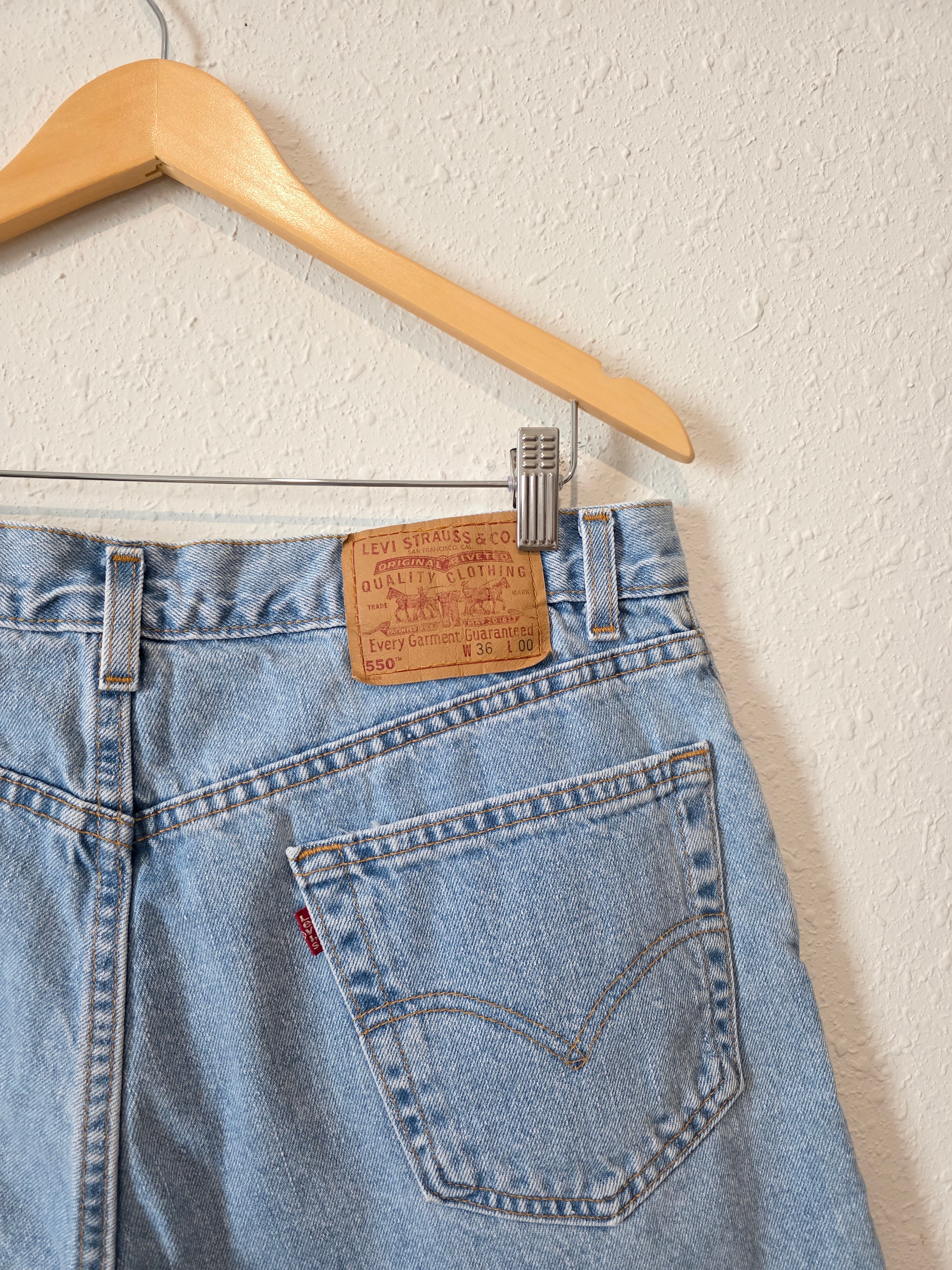 Vintage Levi's Denim Shorts (33/34)