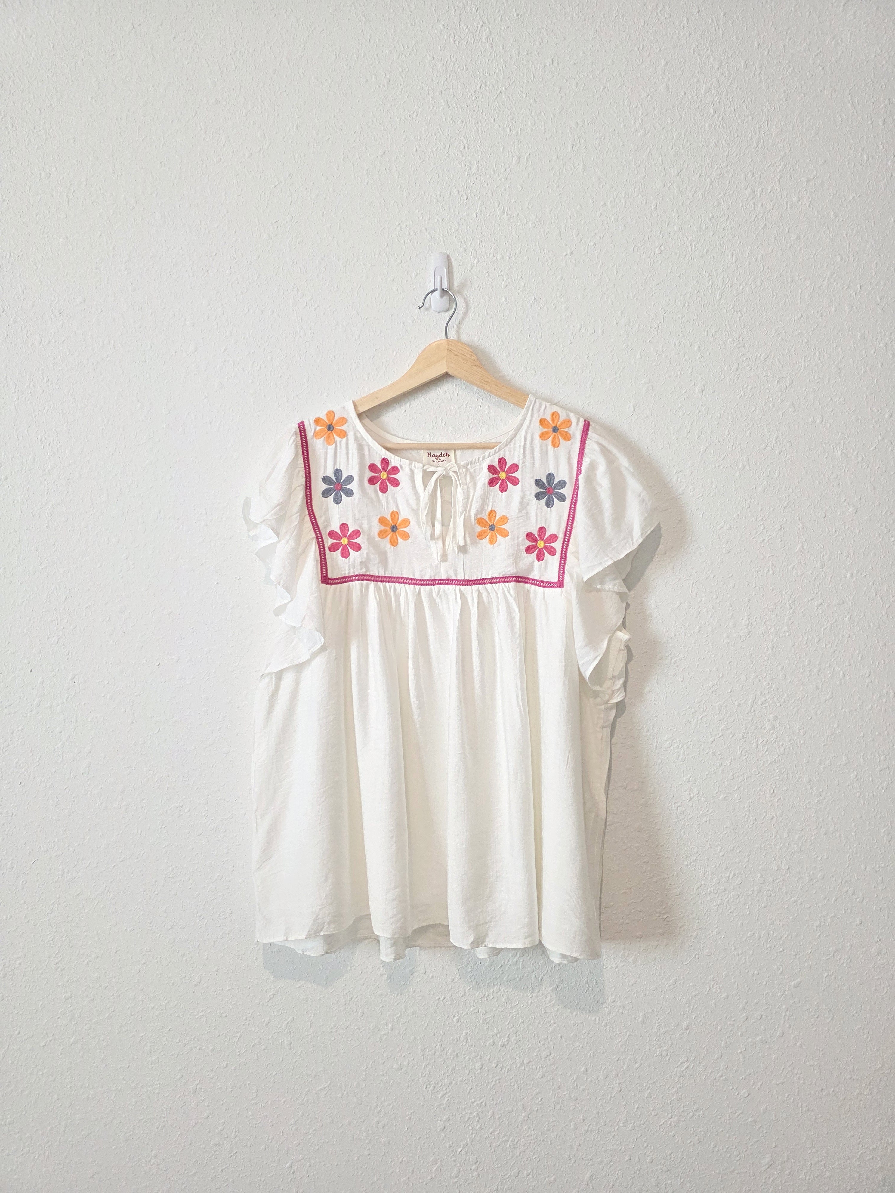 NEW Hayden Floral Embroidered Top (1X)