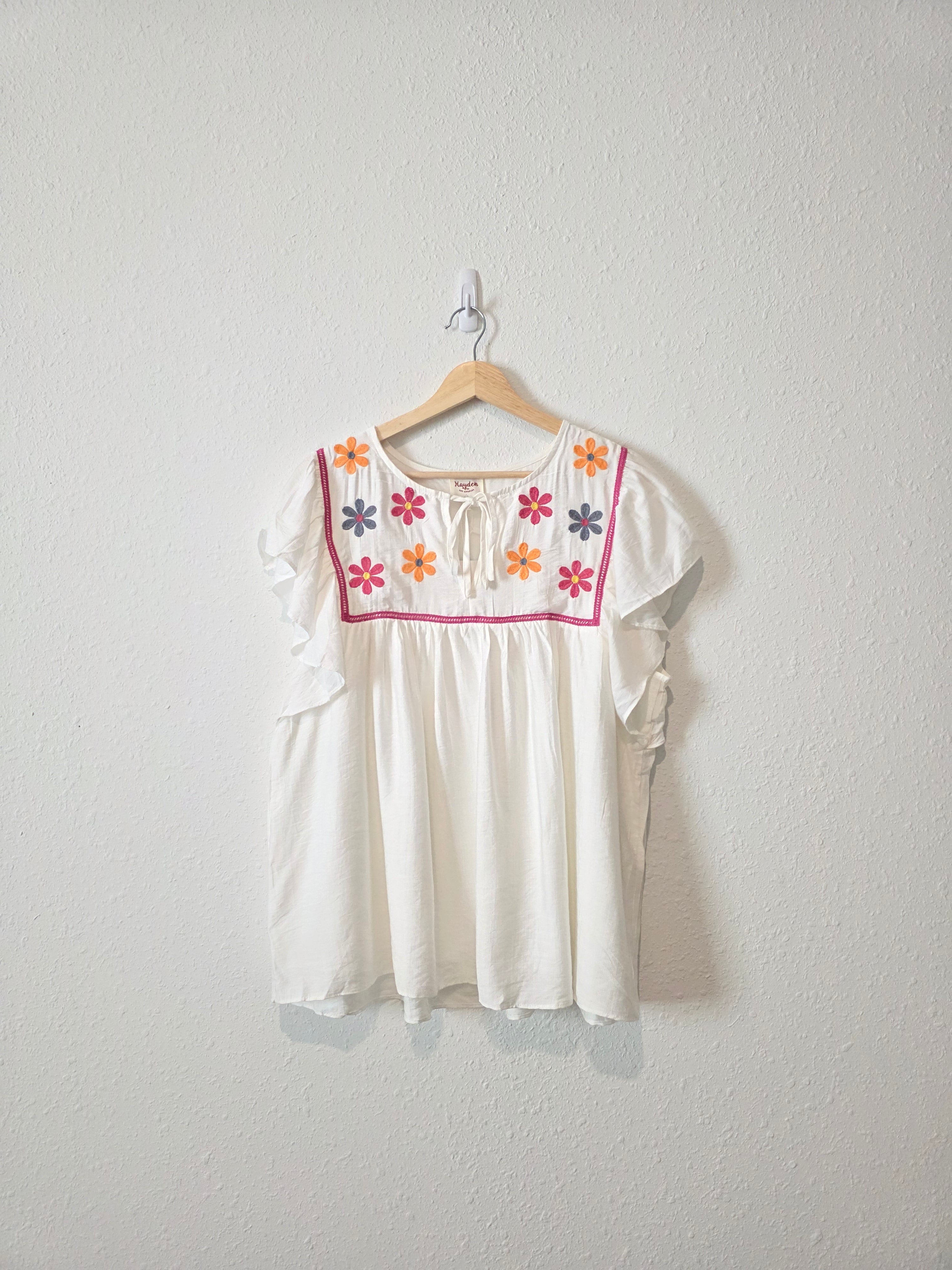 NEW Hayden Floral Embroidered Top (1X)