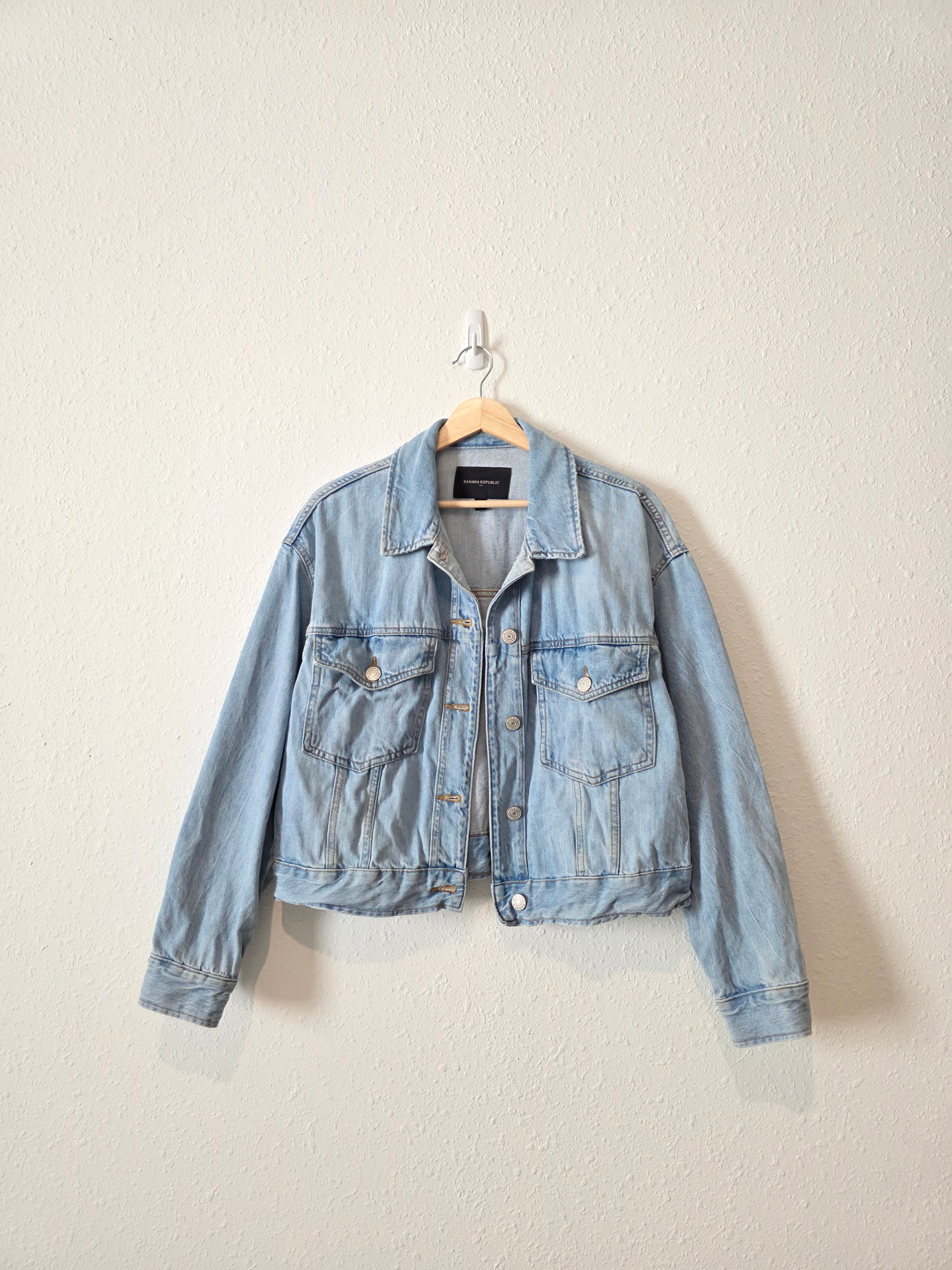 Light Wash Oversized Denim Jacket (M)