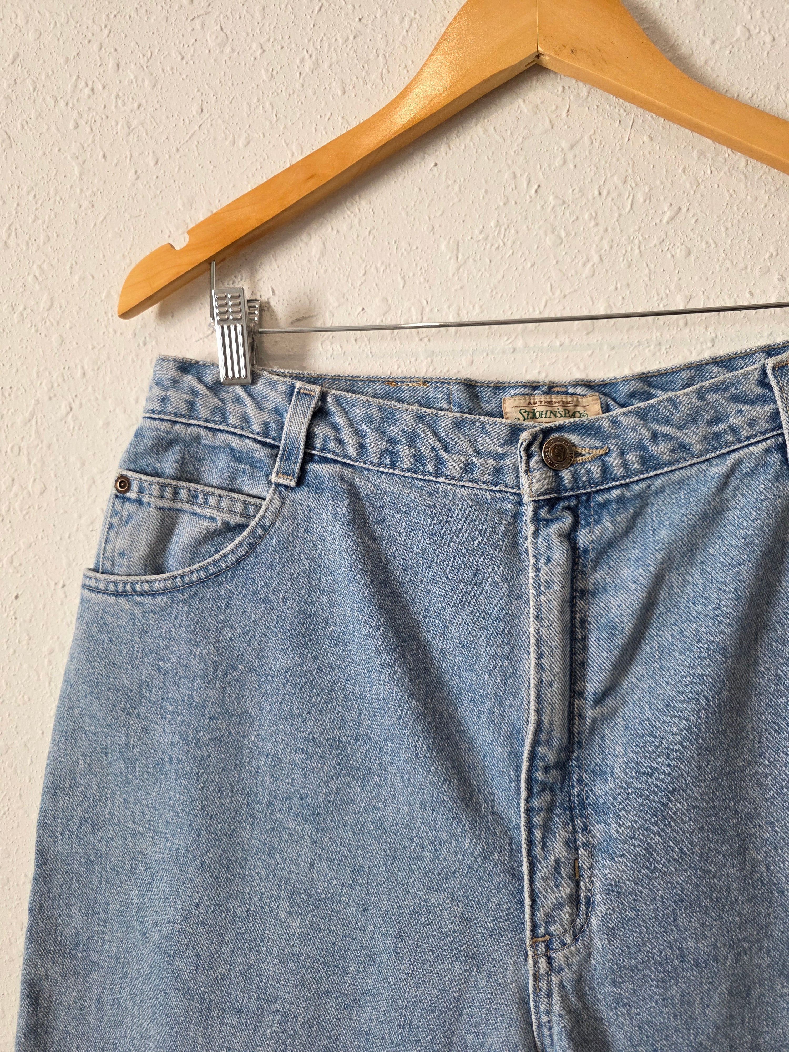 Vintage Relaxed Denim Shorts (32)