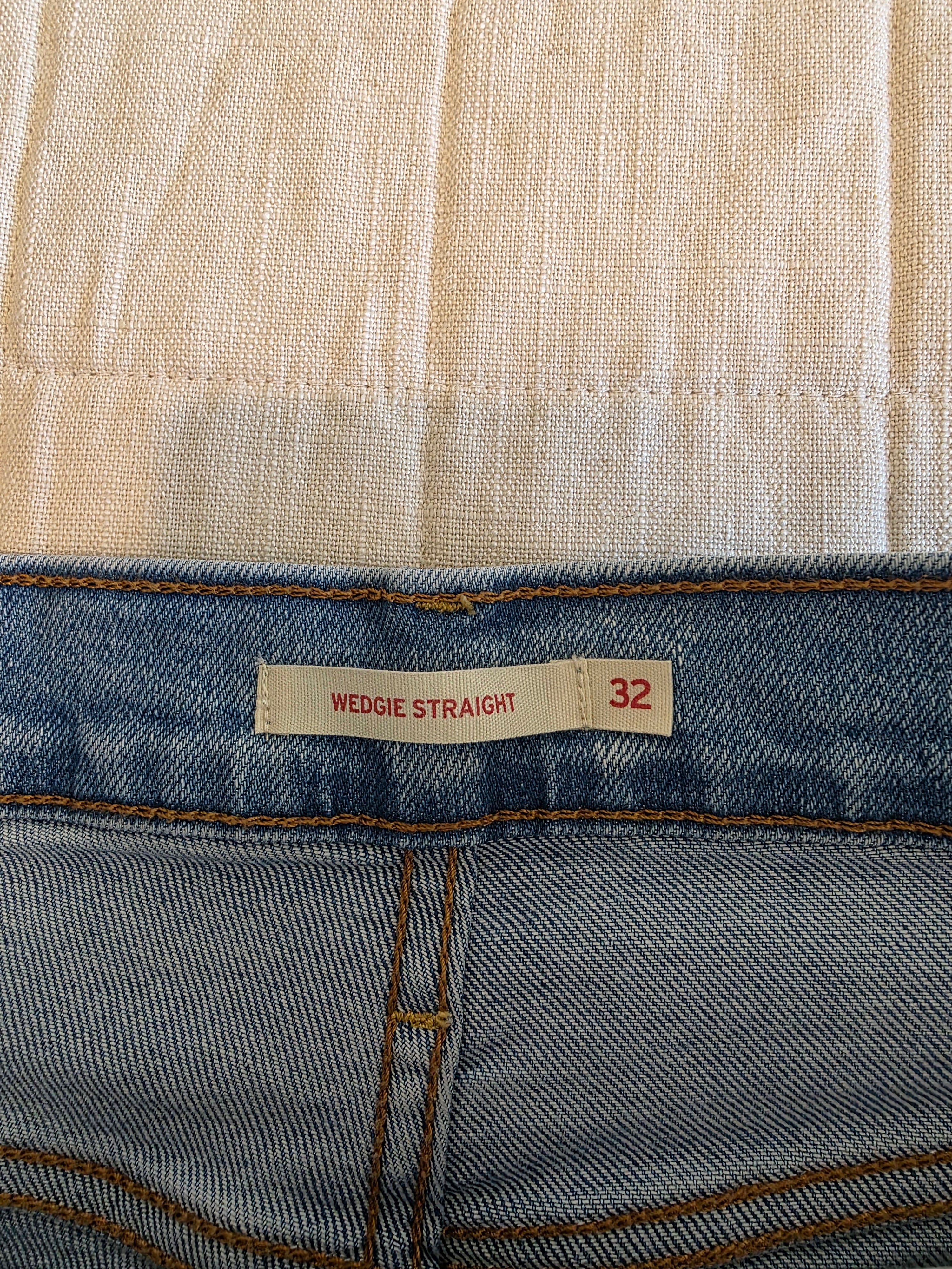 Levi's Wedgie Straight Jeans (32)