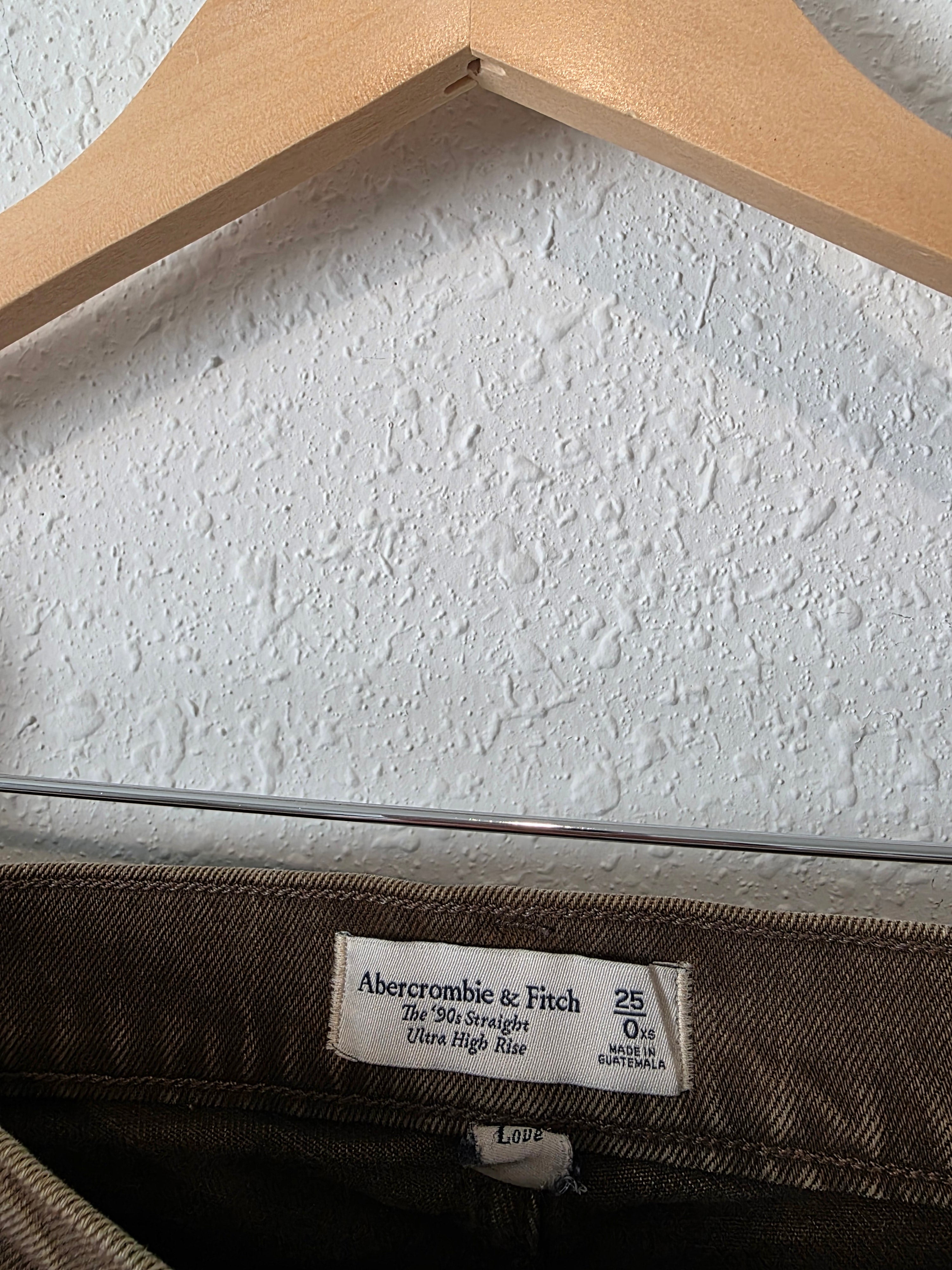 Abercrombie 90s Straight Jeans (25/0)