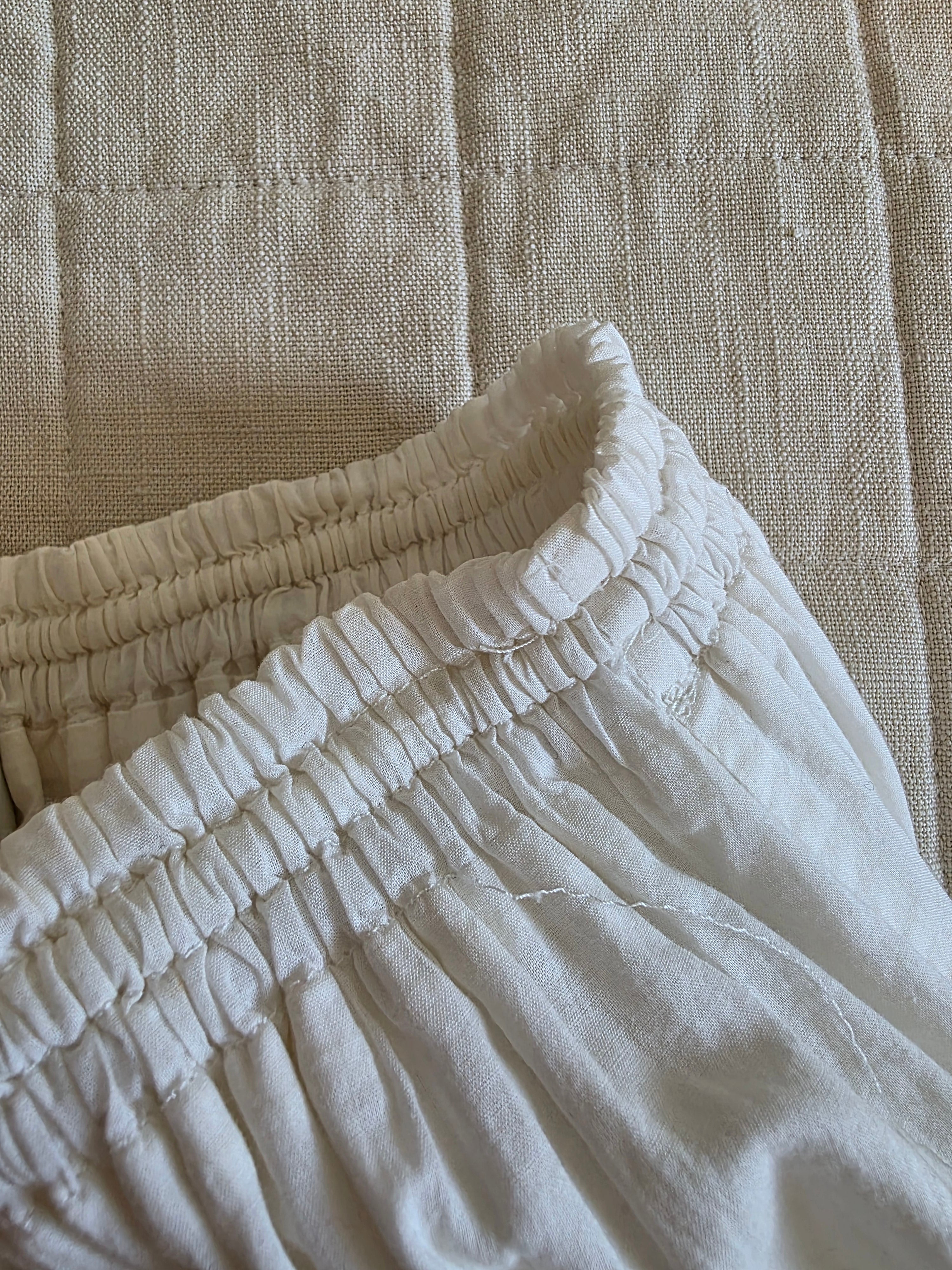 Vintage Cream Mini Skirt (M)