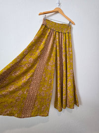 Floral Wide Leg Flowy Pants (XS-L)