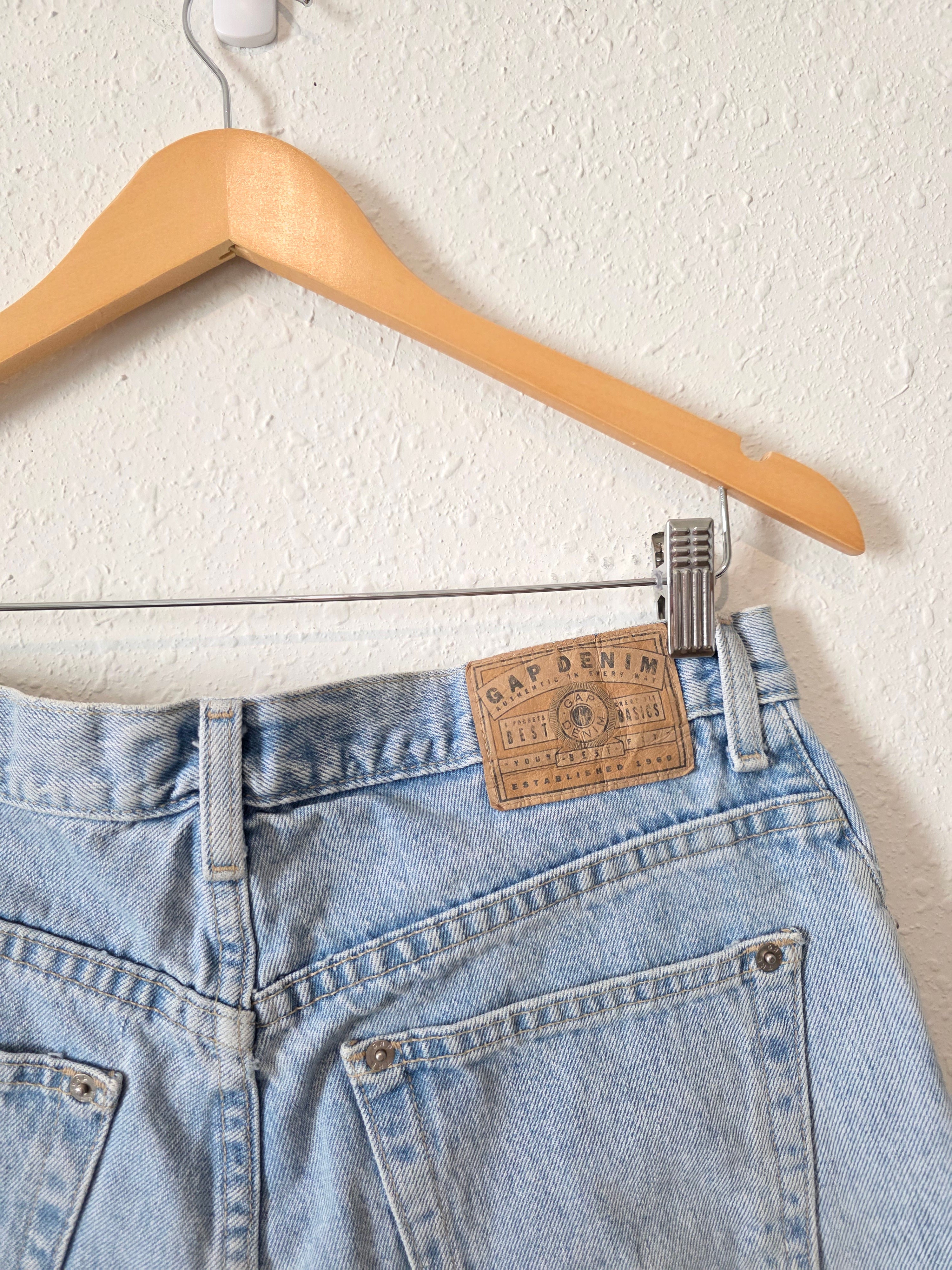 Vintage Gap Light Wash Shorts (10)