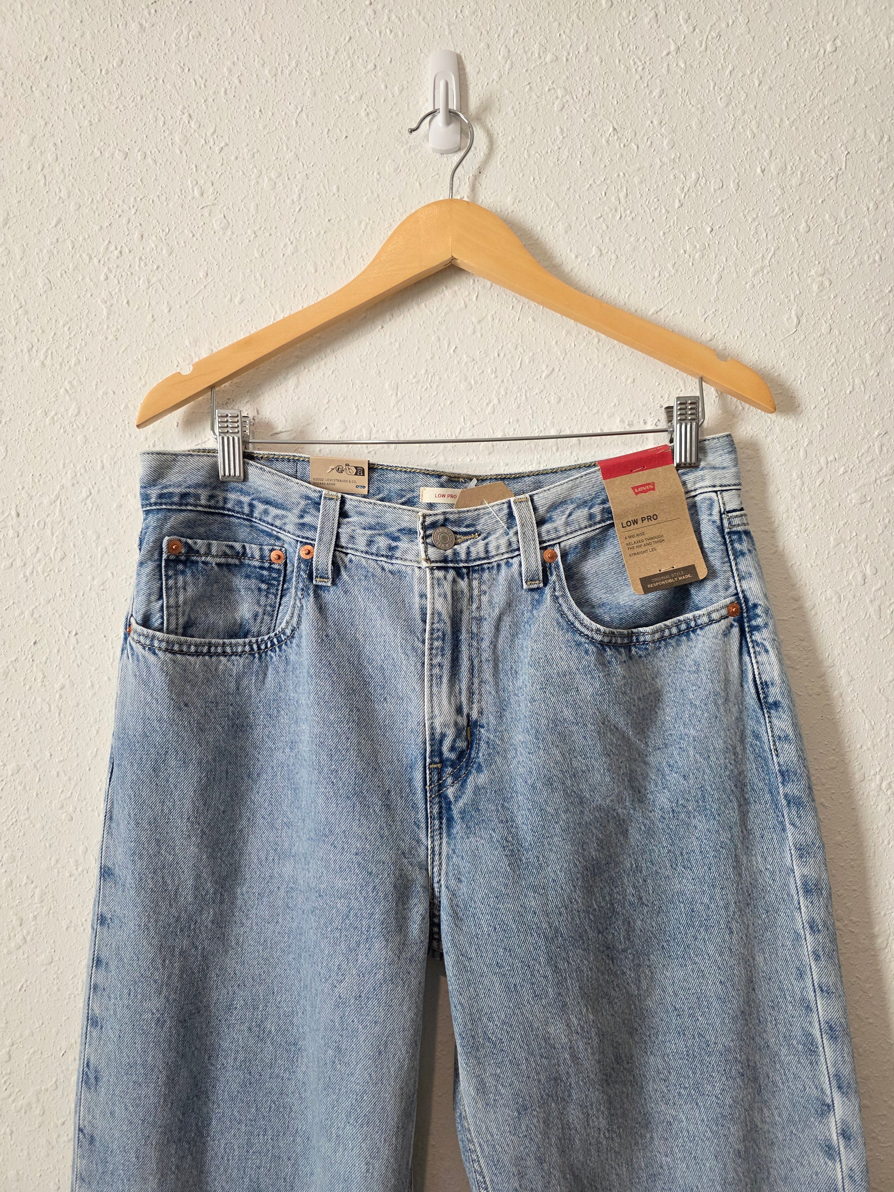 NEW Levi's Low Pro Straight Jeans (30)