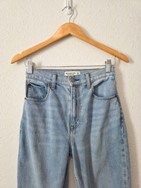 Abercrombie 90s Slim Straight Jeans (25/0)
