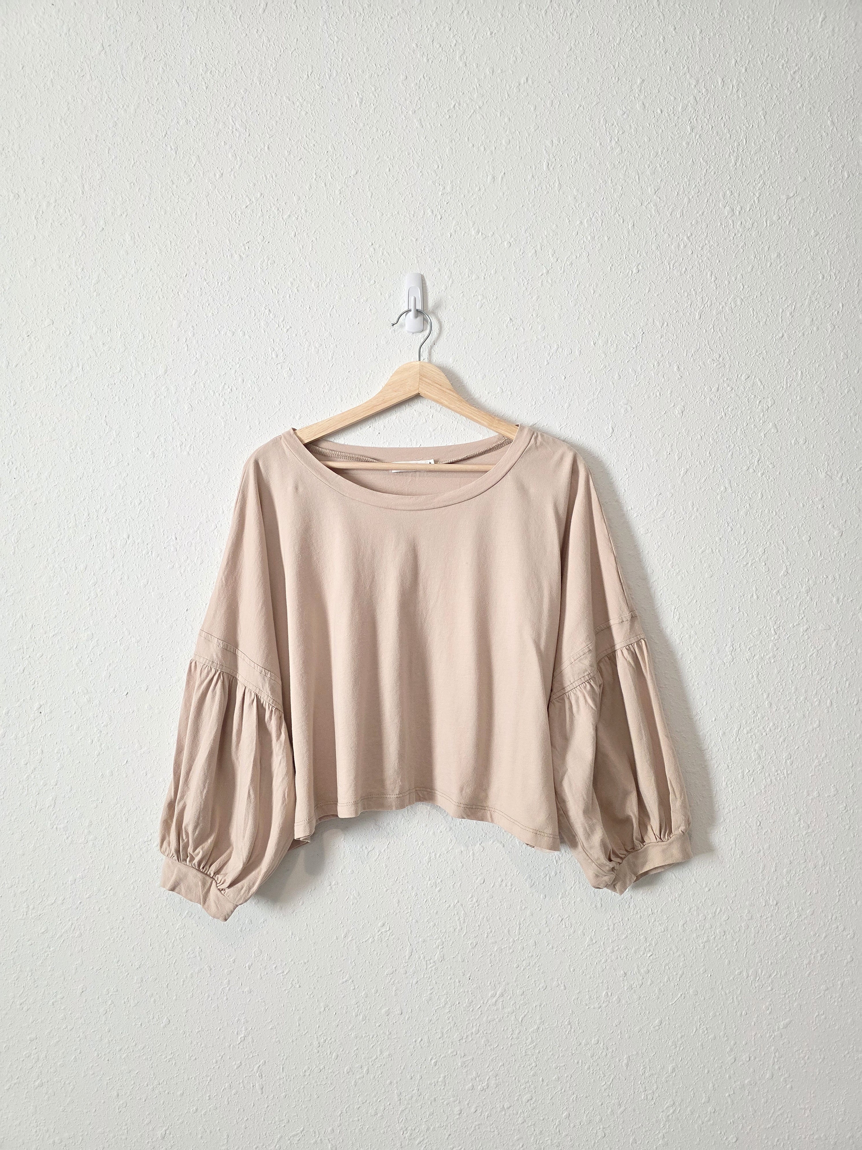 Mod Ref Puff Sleeve Top (M)