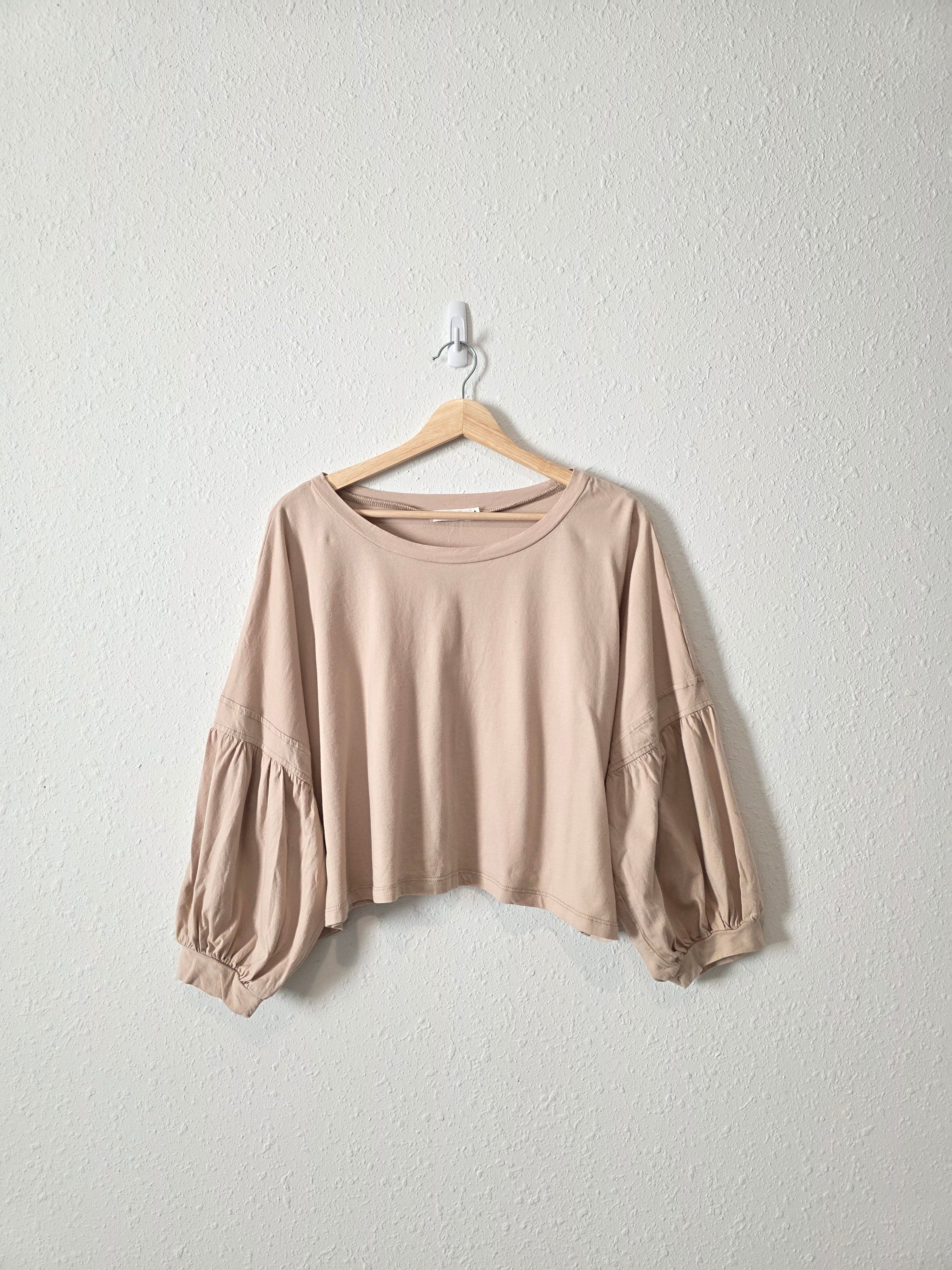 Mod Ref Puff Sleeve Top (M)