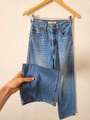 Levi's Ribcage Straight Jeans (24)