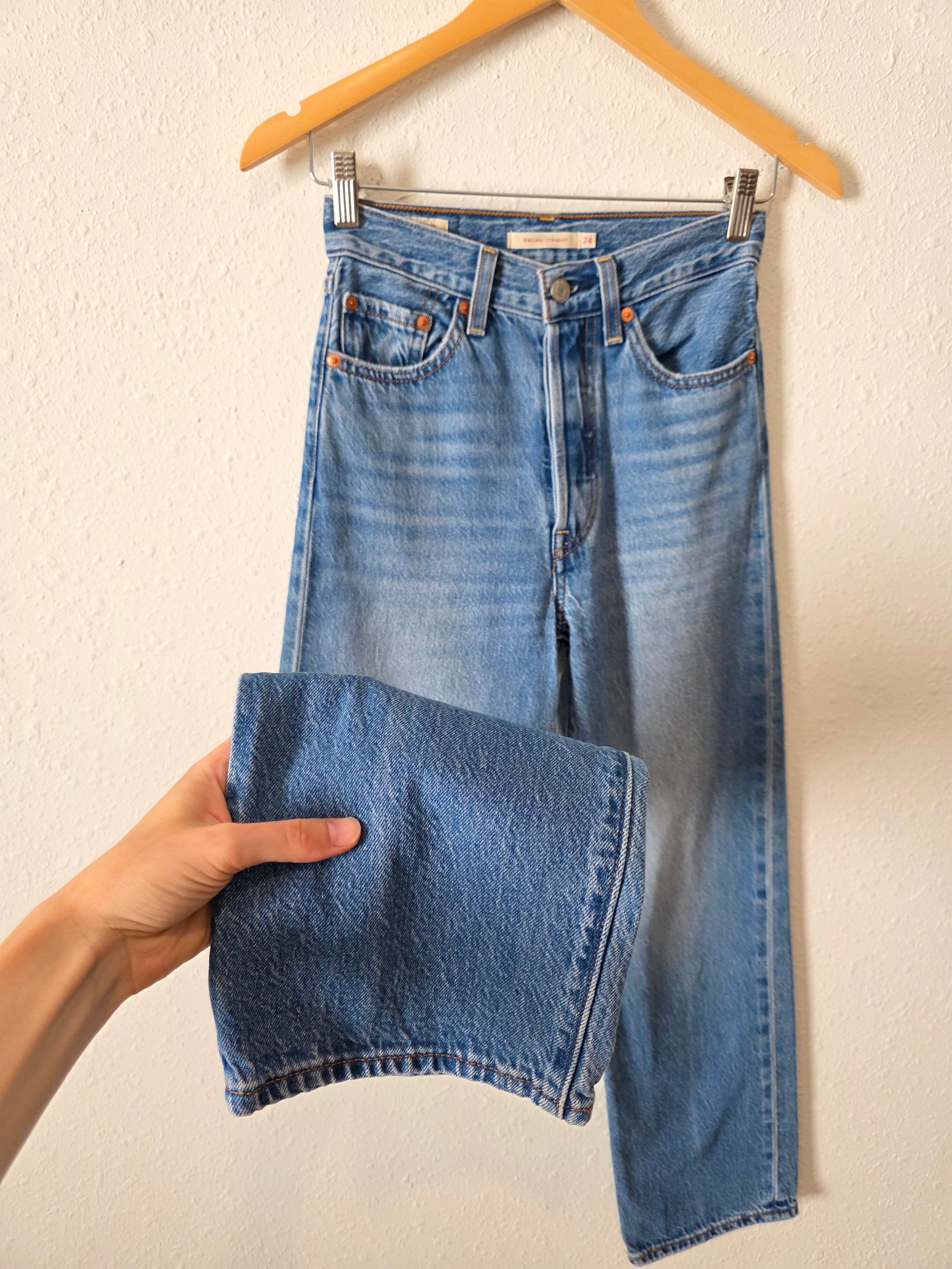 Levi's Ribcage Straight Jeans (24)