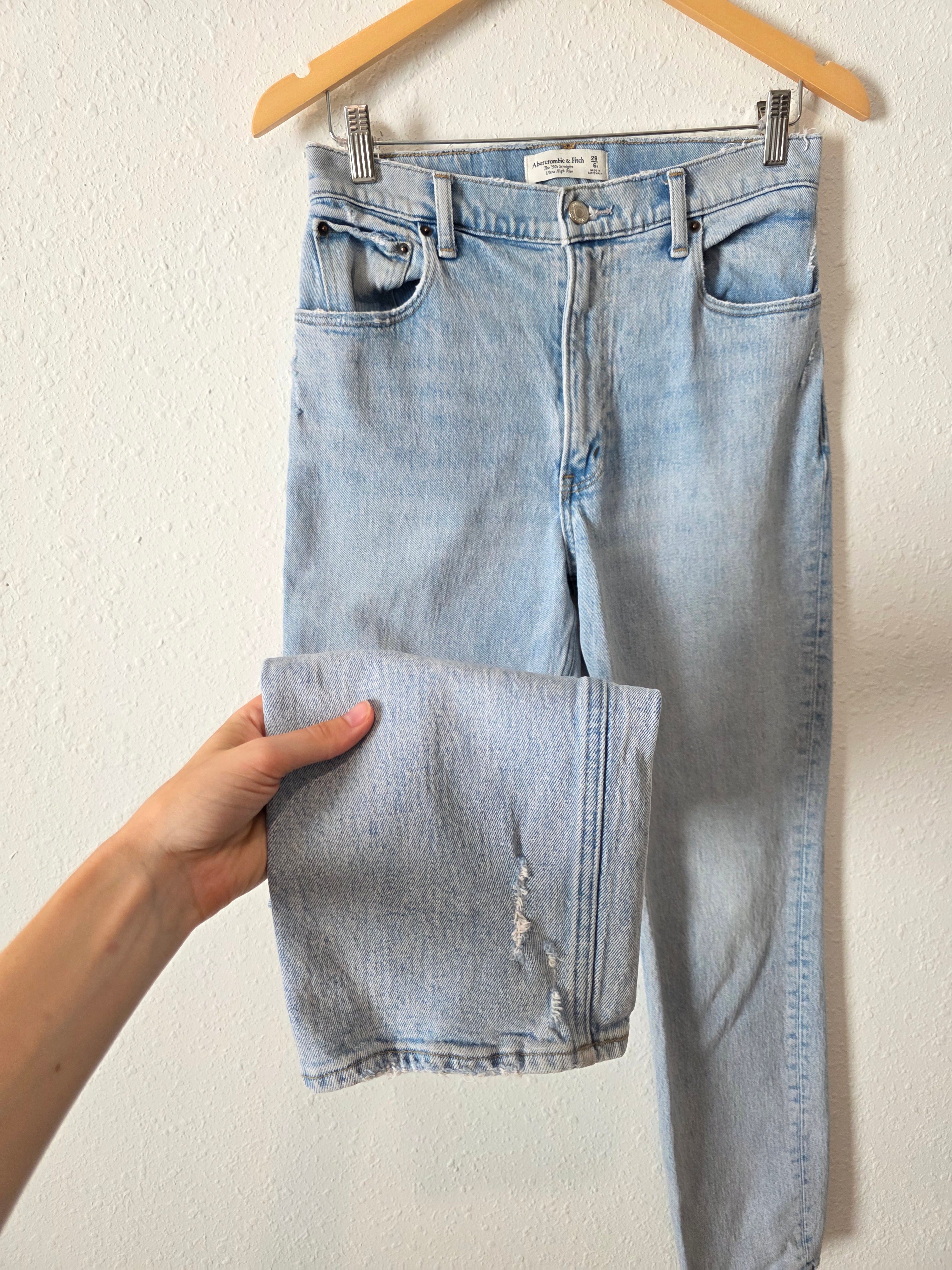 Abercrombie 90s Straight Jeans (28/6)