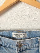Abercrombie 90s Straight Jeans (28/6)