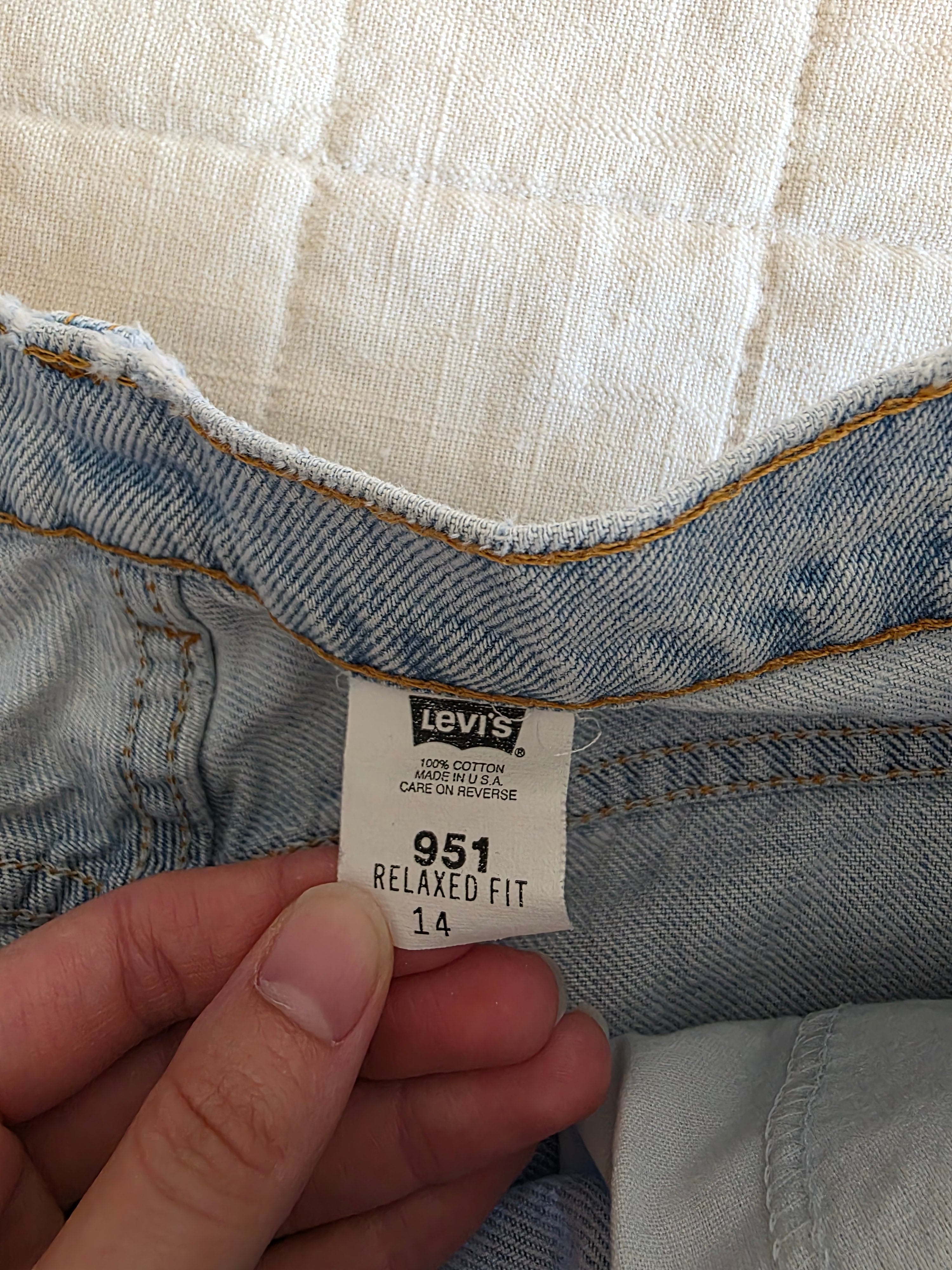 Vintage Levi's Light Wash Shorts (30)