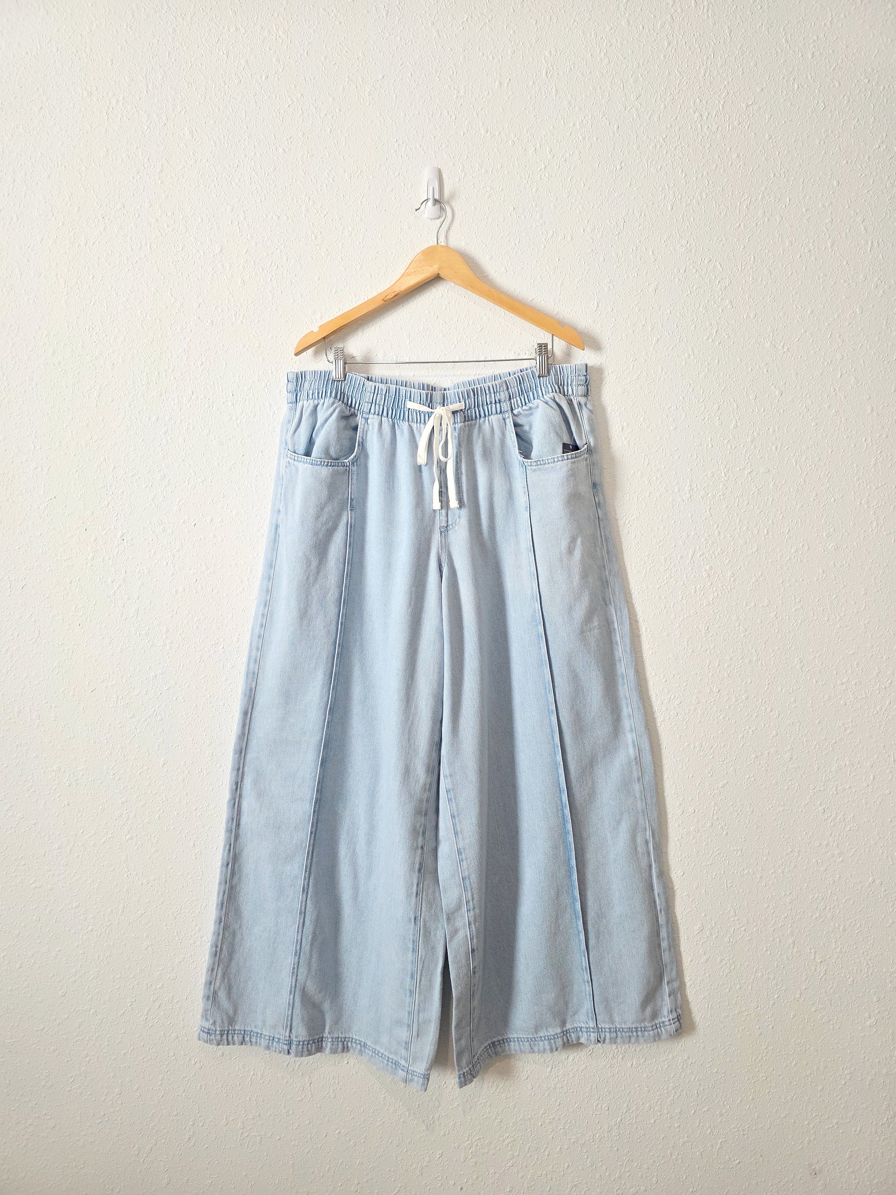 NEW Wide Leg Easy Jeans (XL)