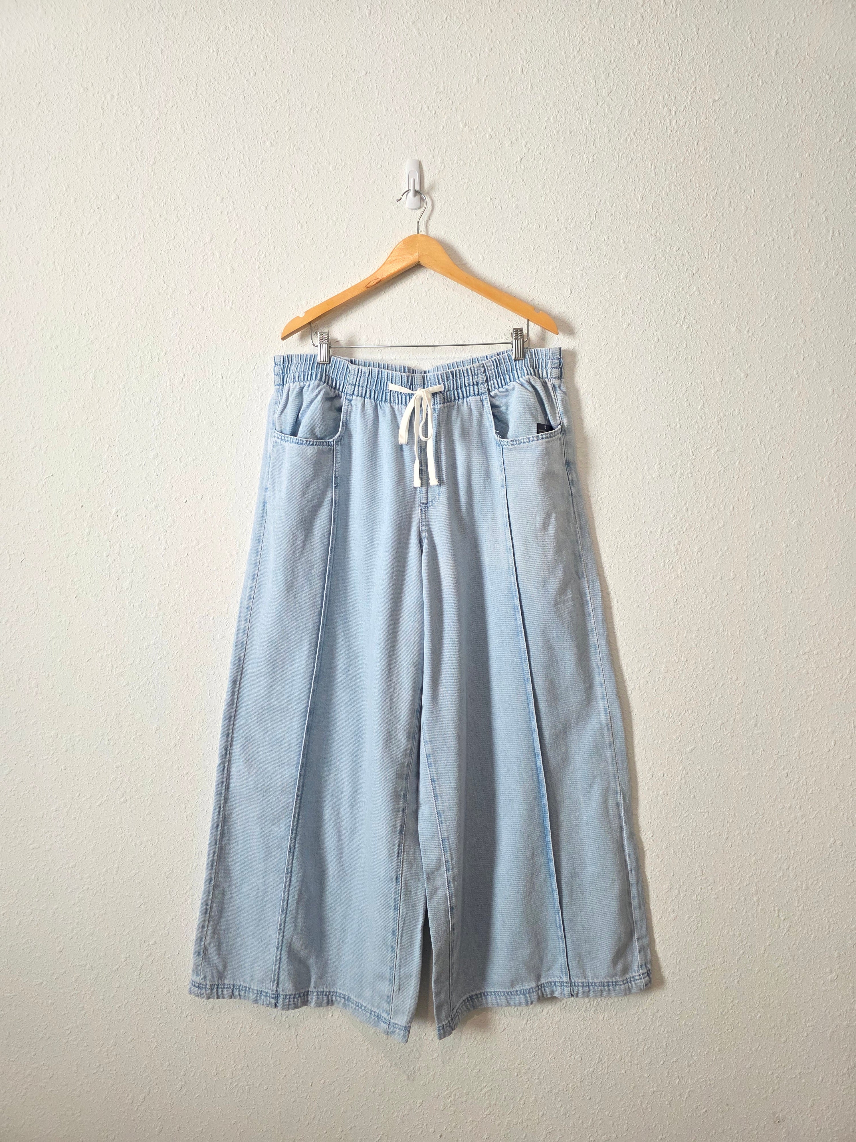 NEW Wide Leg Easy Jeans (XL)