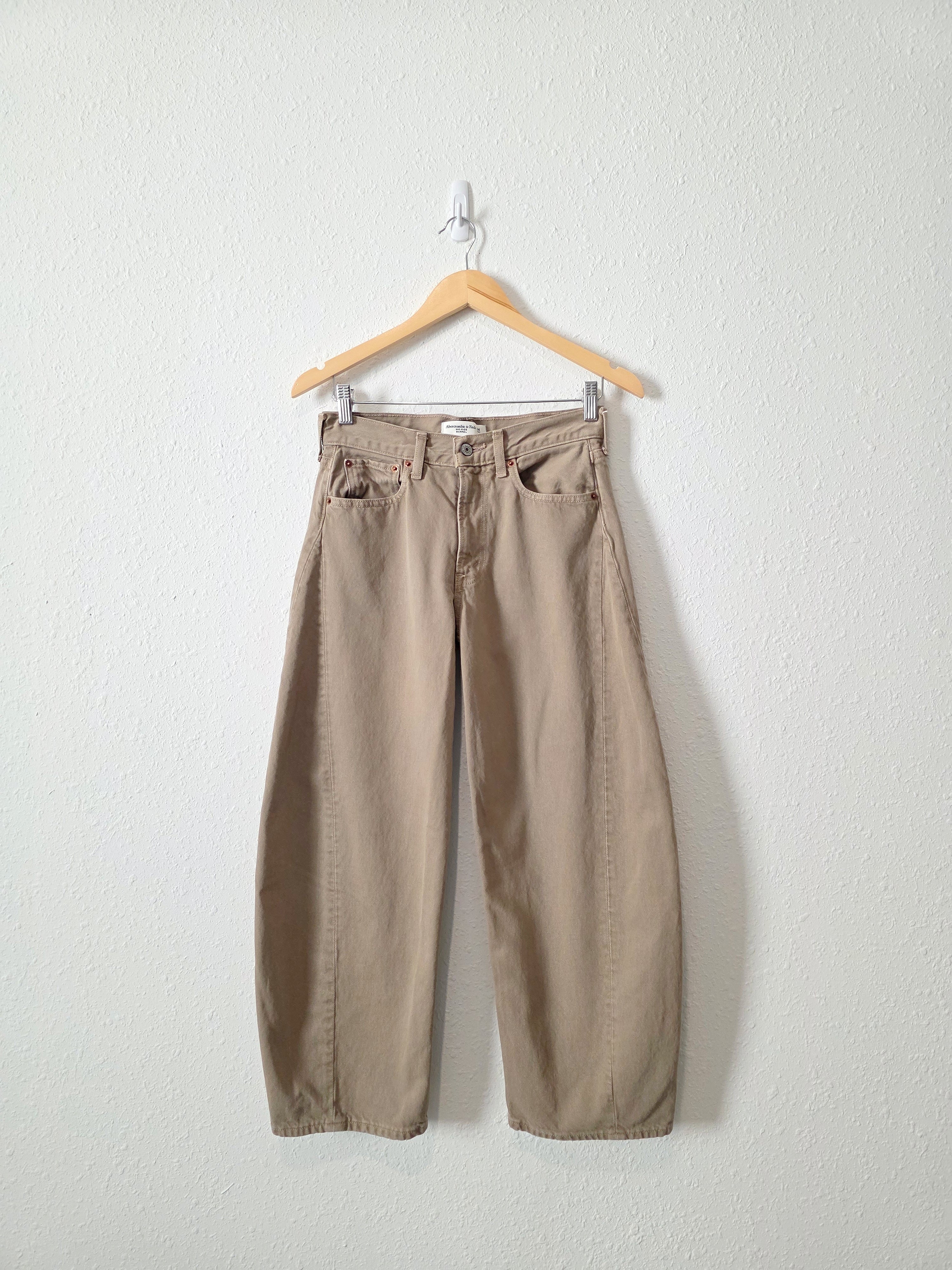 Abercrombie Brown Barrel Jeans (24s)