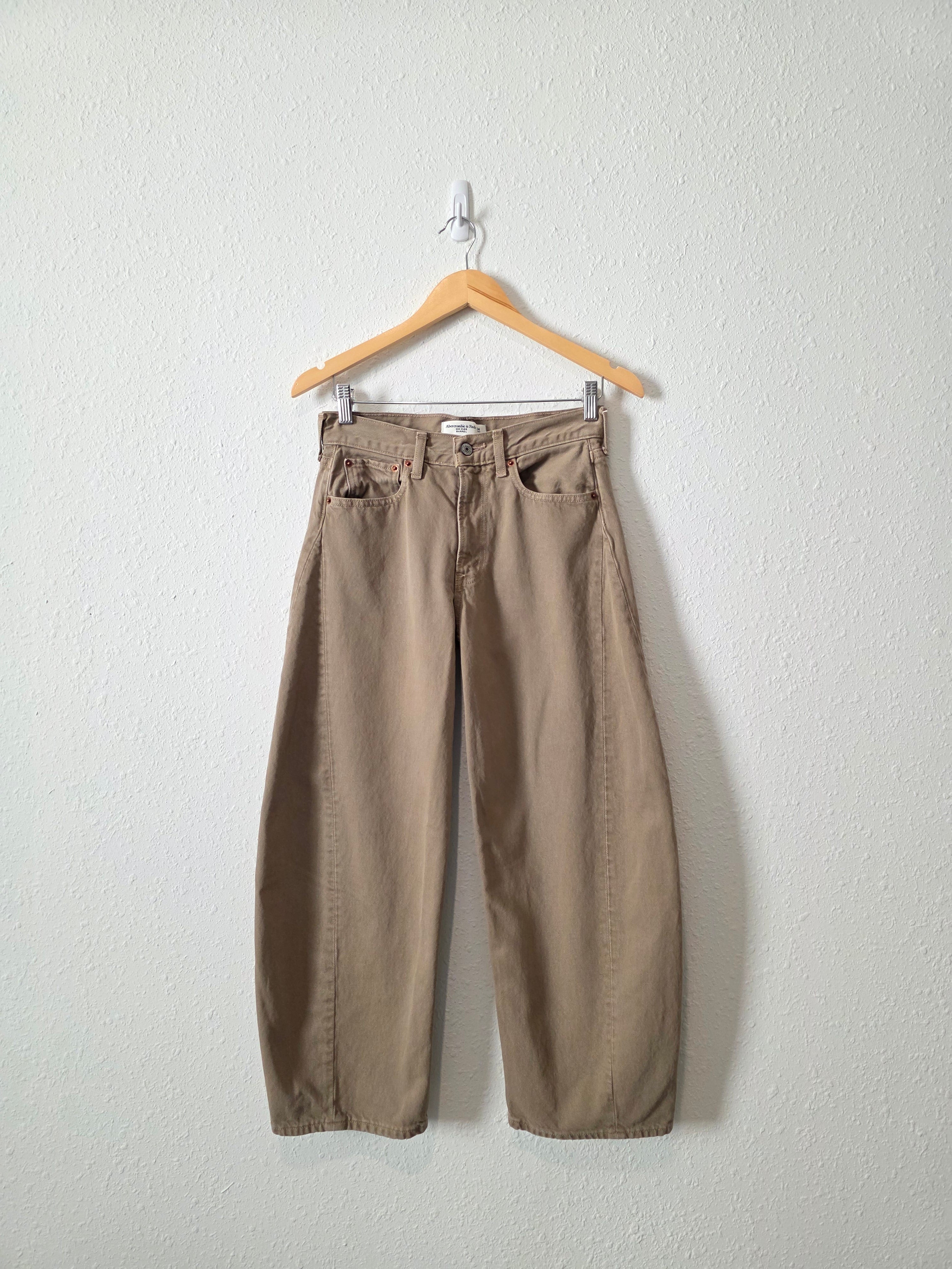 Abercrombie Brown Barrel Jeans (24s)
