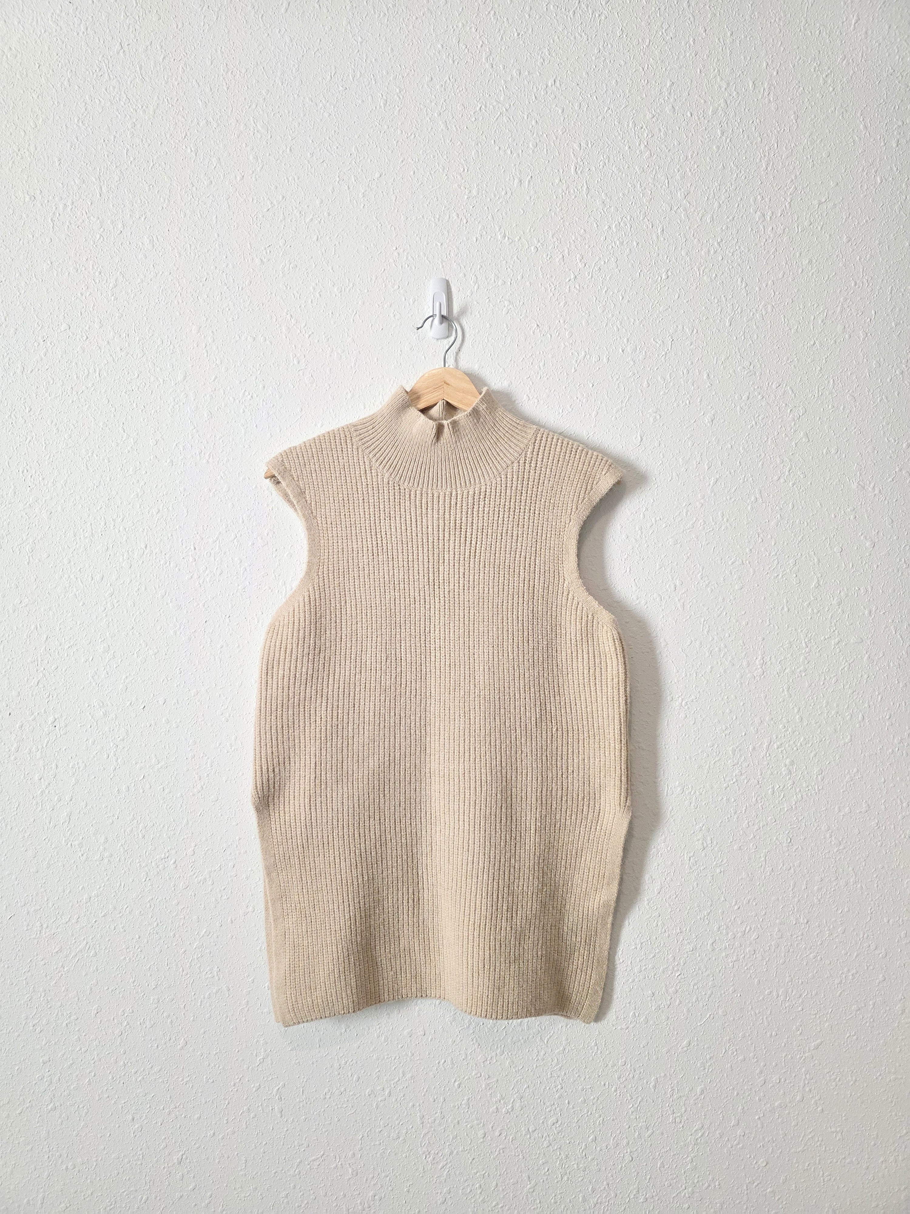 Le Lis Turtleneck Sweater Vest (S)