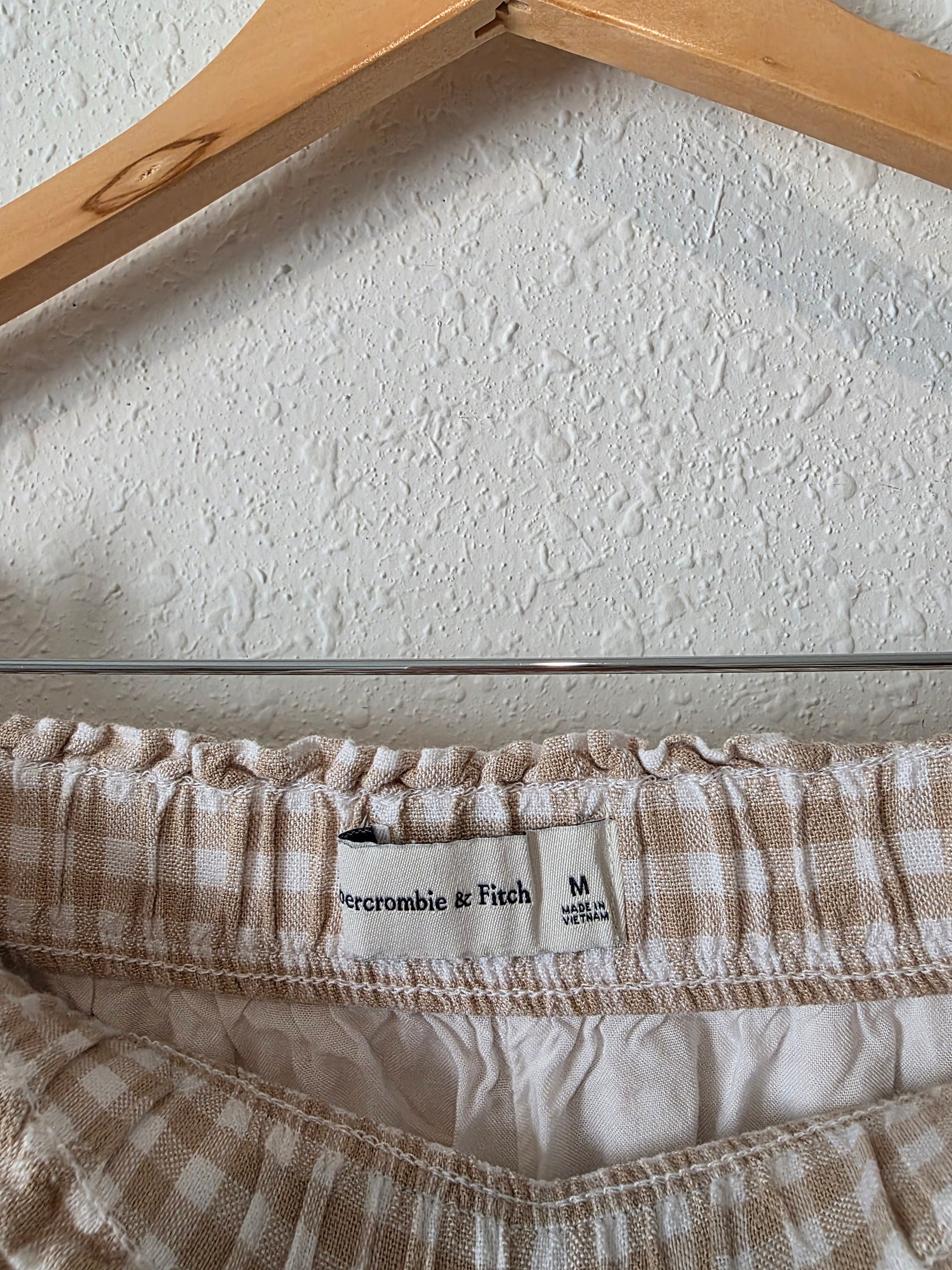 Abercrombie Neutral Gingham Shorts (M)
