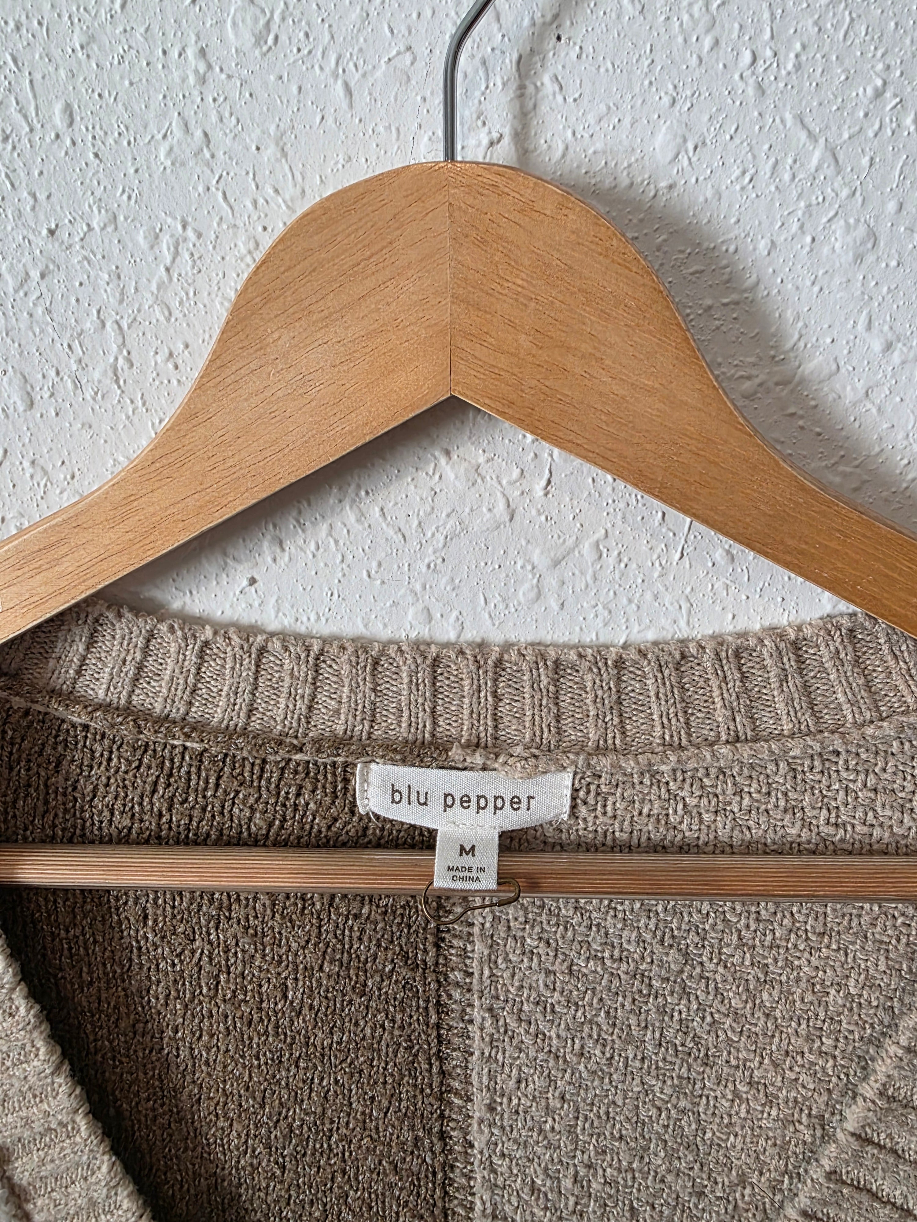 Blu Pepper Neutral Cable Knit Cardigan (M)