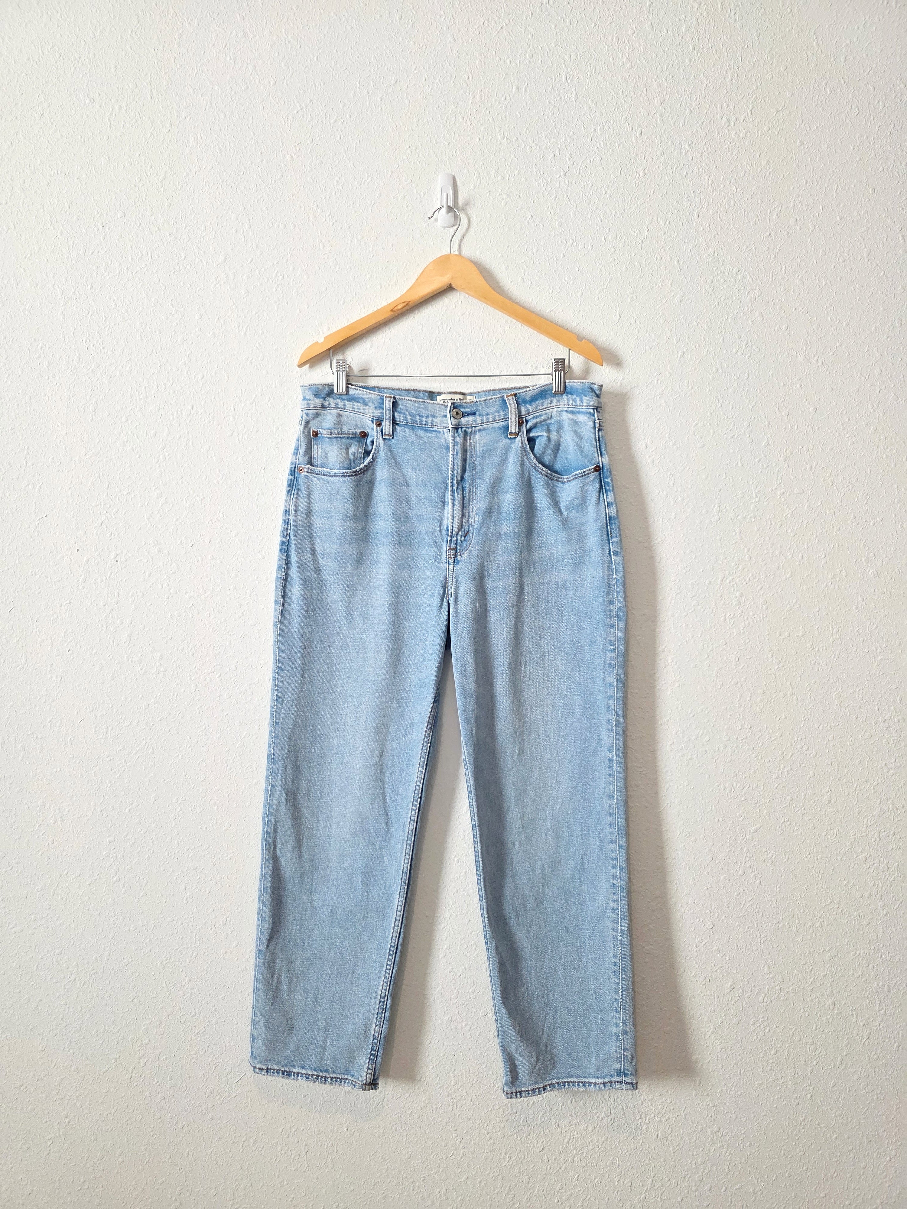 Abercrombie Light Wash Straight Jeans (32/14)
